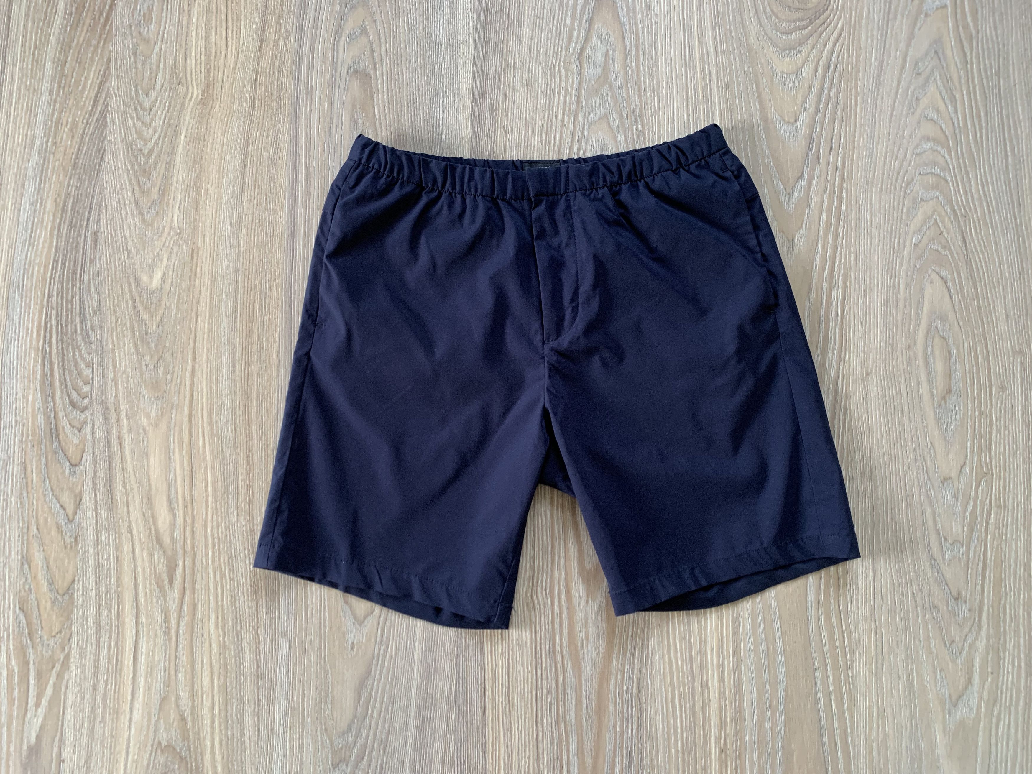 H&M Basic Casual Shorts H&M Size US 33 - 2 Thumbnail