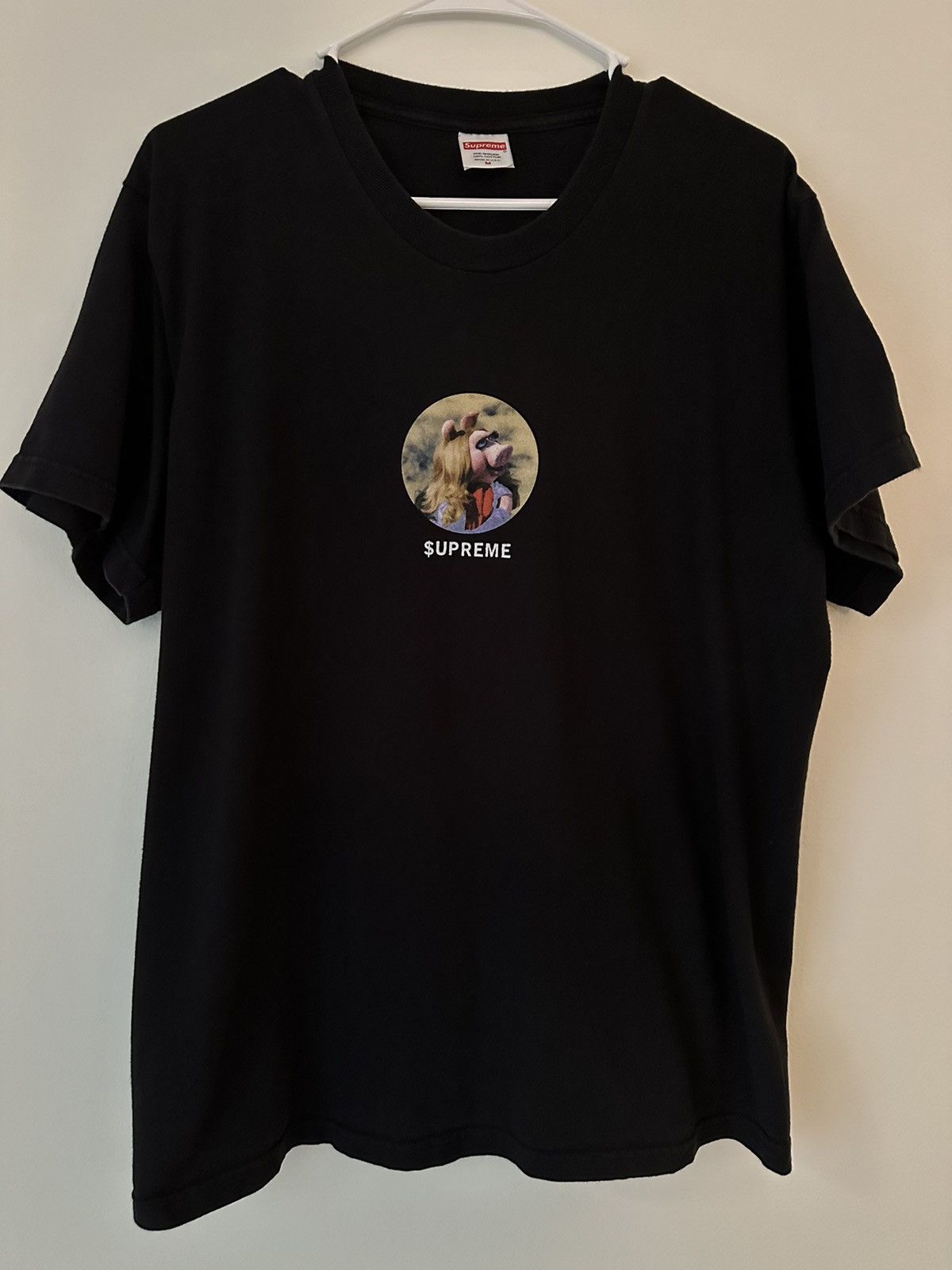 Supreme Supreme Miss Piggy Tee Size US M / EU 48-50 / 2 - 1 Thumbnail