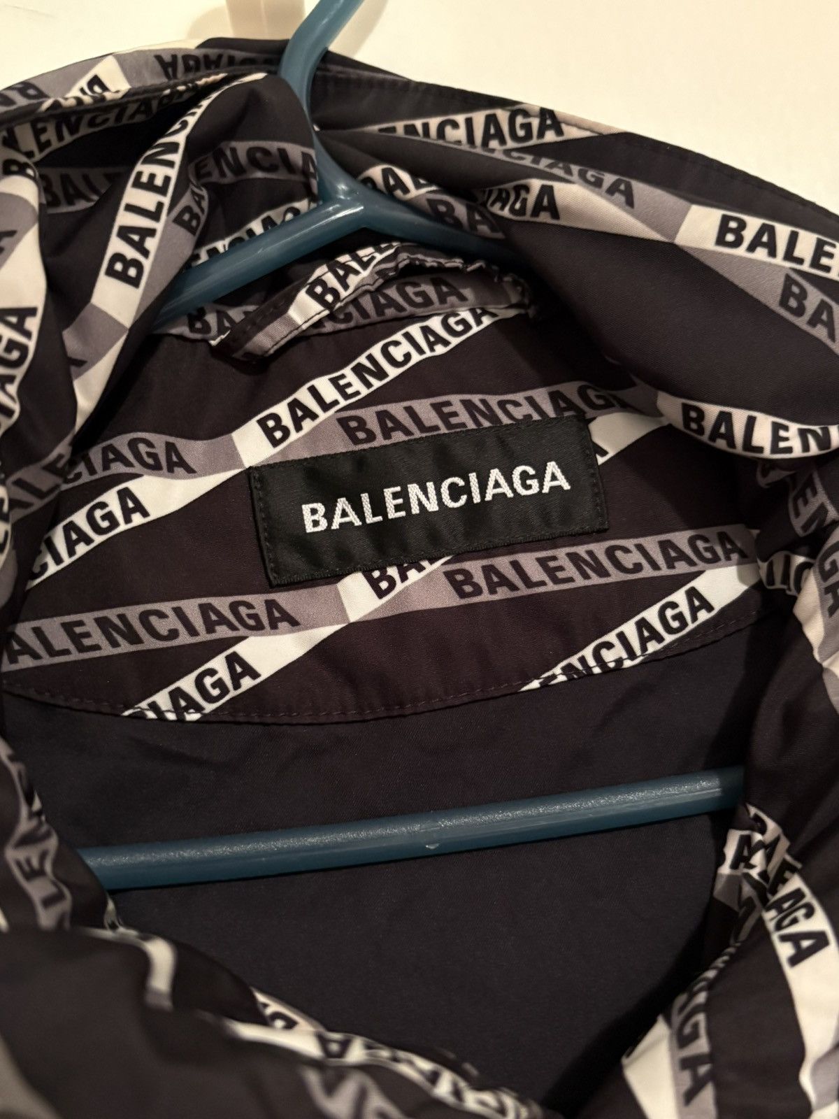 Balenciaga Balenciaga 2019 logo monogram Windbreaker Size US S / EU 44-46 / 1 - 5 Thumbnail
