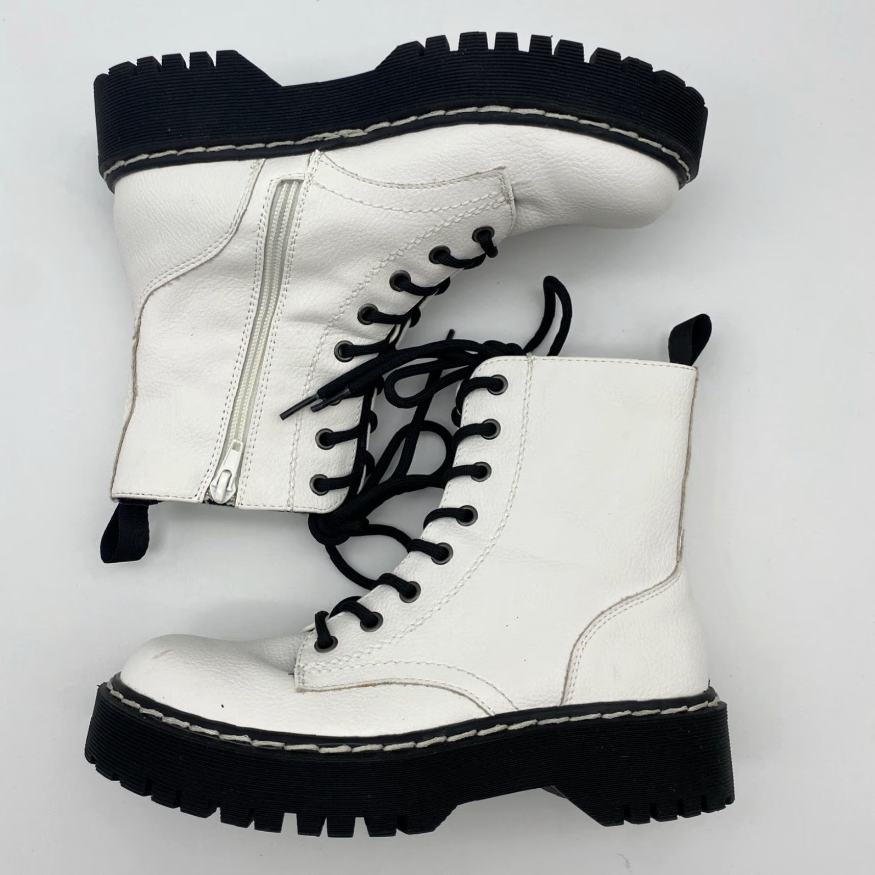 Vintage Sincerely Jules Harley Boots Womens 6 White Leather Combat Ankle Boots Zip Lace Faux Leather Contemporary Size US 6 / IT 36 - 3 Thumbnail