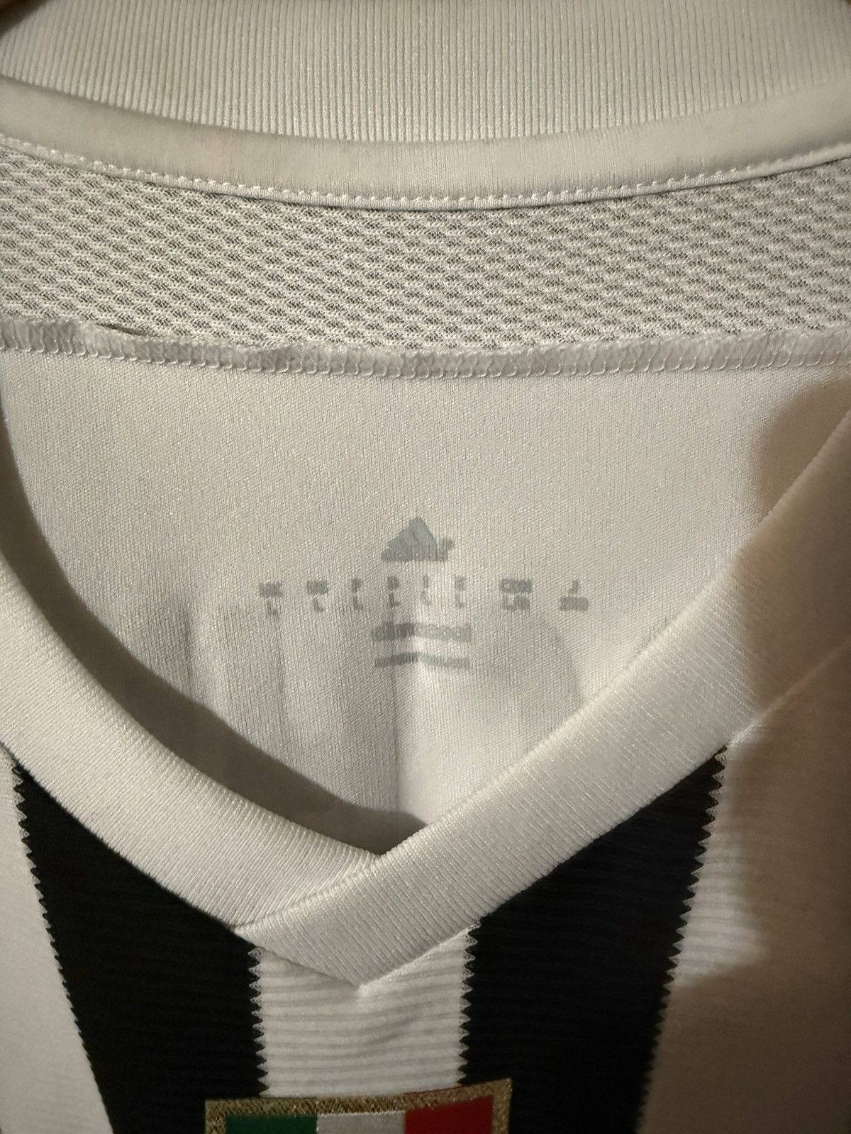 Adidas 15/16 Juventus home jersey Size US L / EU 52-54 / 3 - 3 Thumbnail