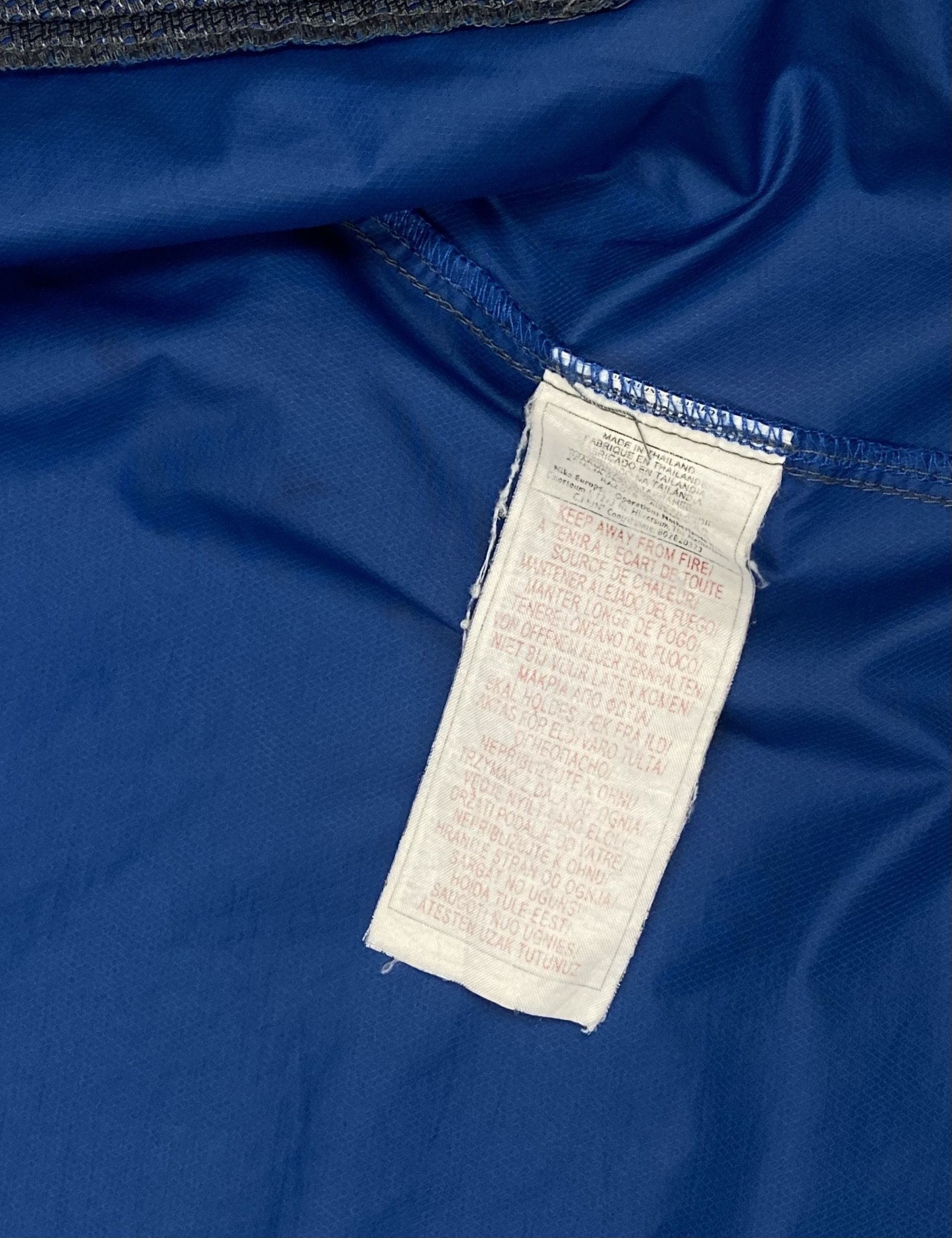 Nike ACG Vintage NIKE ACG Grey Blue Windbreaker Jacket Y2k M547 Size US L / EU 52-54 / 3 - 9 Thumbnail