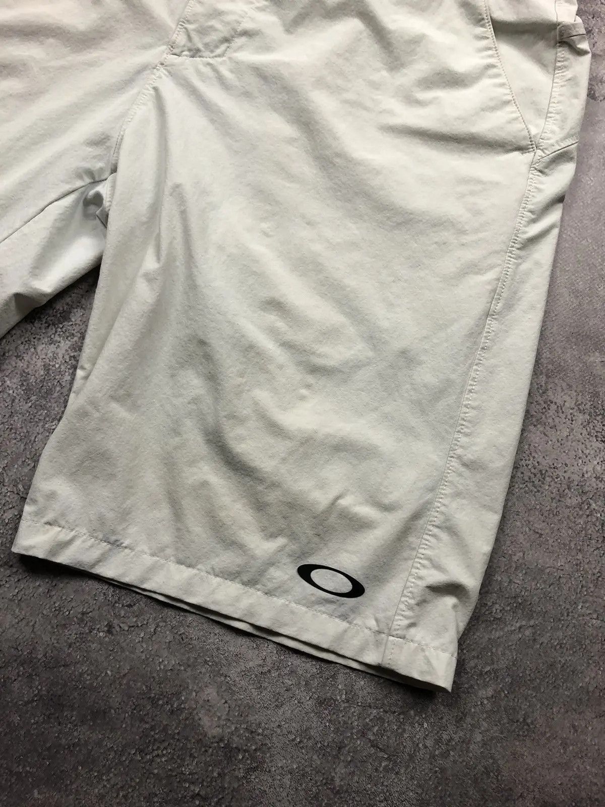 Oakley OAKLEY Swimming Beach White Mini Logo Shorts Streetwear Size US 32 / EU 48 - 2 Thumbnail
