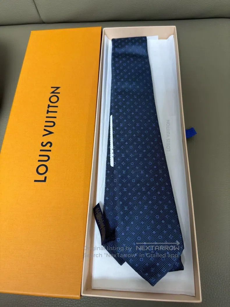 Louis Vuitton Louis Vuitton Classic Old Flower Silk Tie Size ONE SIZE - 1 Thumbnail