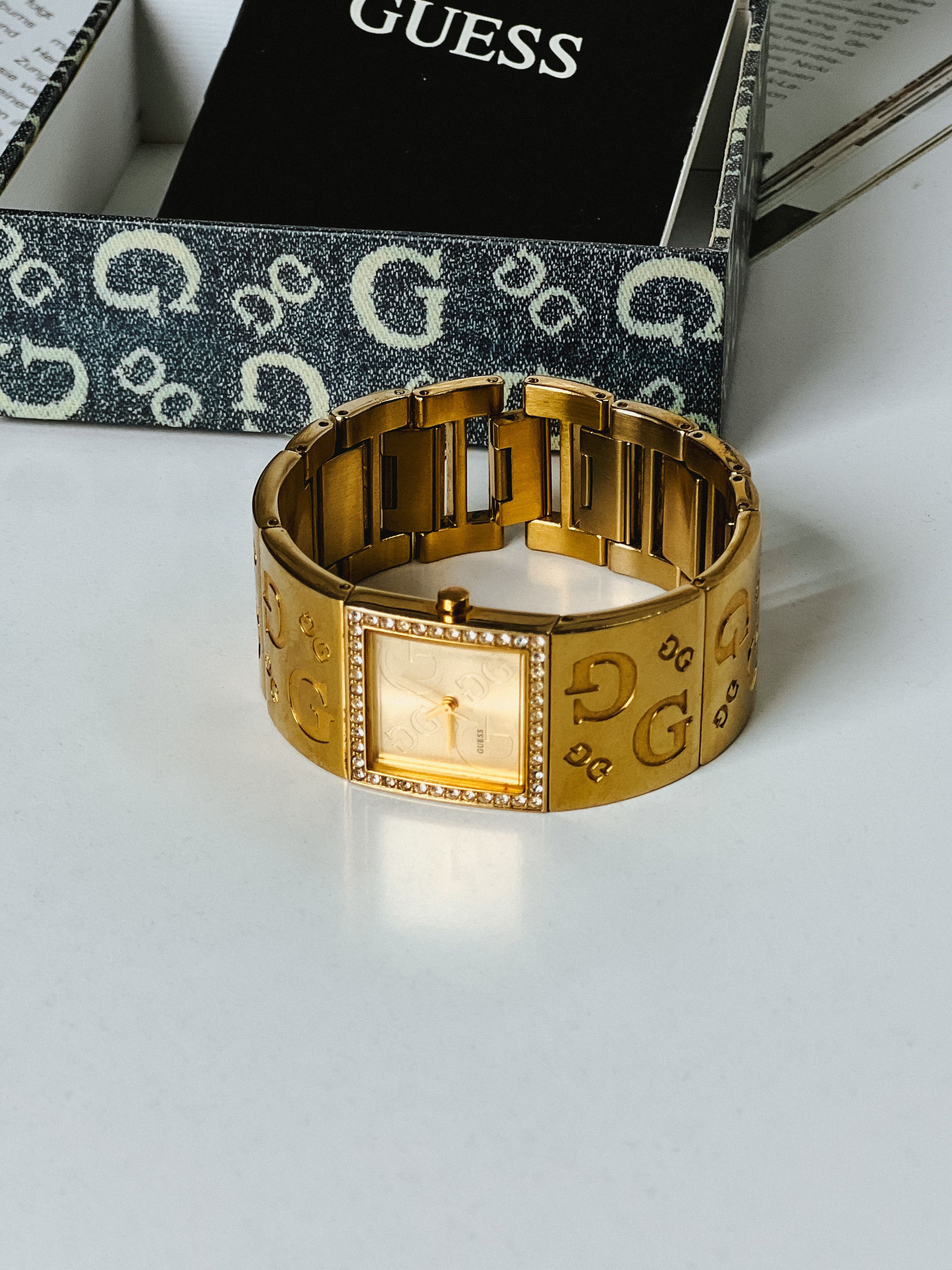 Guess GUESS VINTAGE LADIES GOLD ANALOGUE WRISTWATCH 180340L1 Size ONE SIZE - 3 Thumbnail