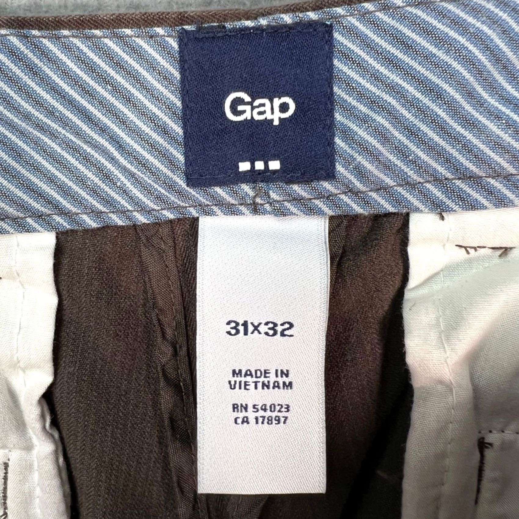 Gap Gap Mens Chino Pants 31x32 Brown Cotton Straight-Leg 1969 Vintage Preppy Mens Regular Waist 31 Inseam 32 Front Flat Front Size US 31 - 3 Thumbnail