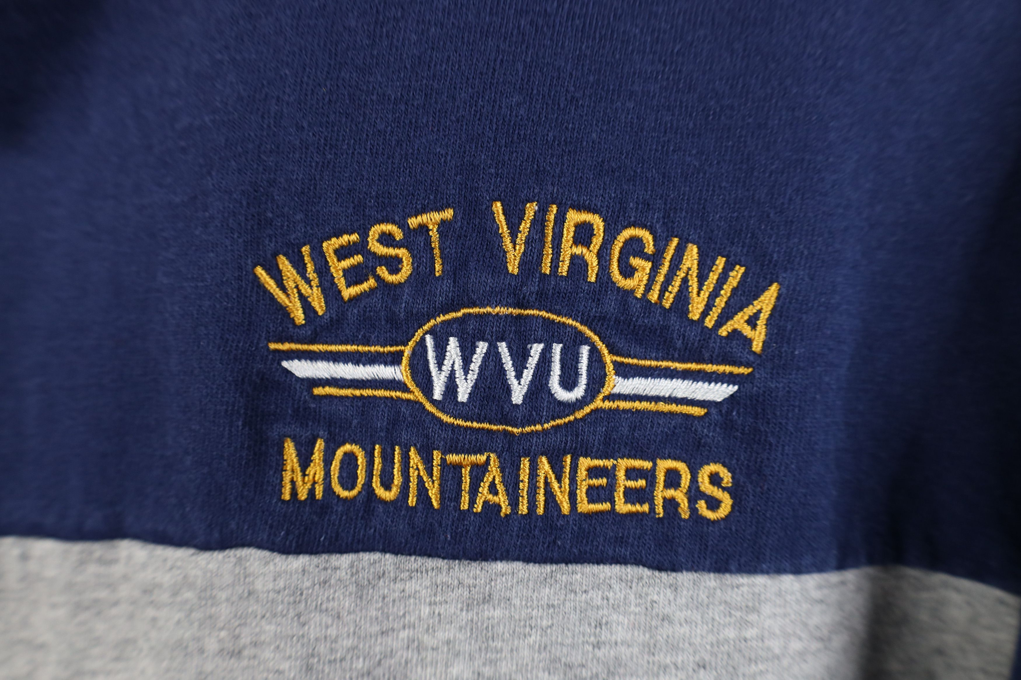 Vintage Vintage 90s West Virginia University Long Sleeve T-Shirt Size US L / EU 52-54 / 3 - 4 Thumbnail