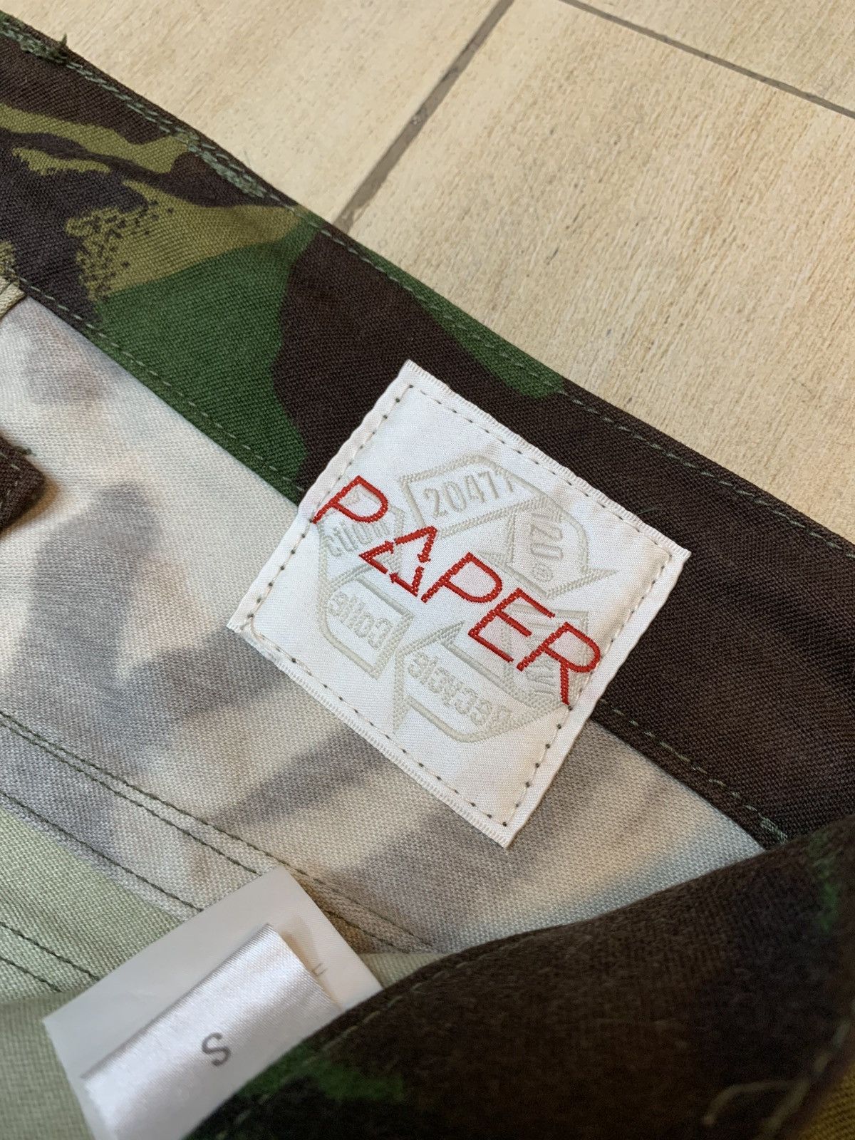 20471120 20471120 A/W2000-2001 PAPER Camo Pants Size US 29 - 8 Thumbnail
