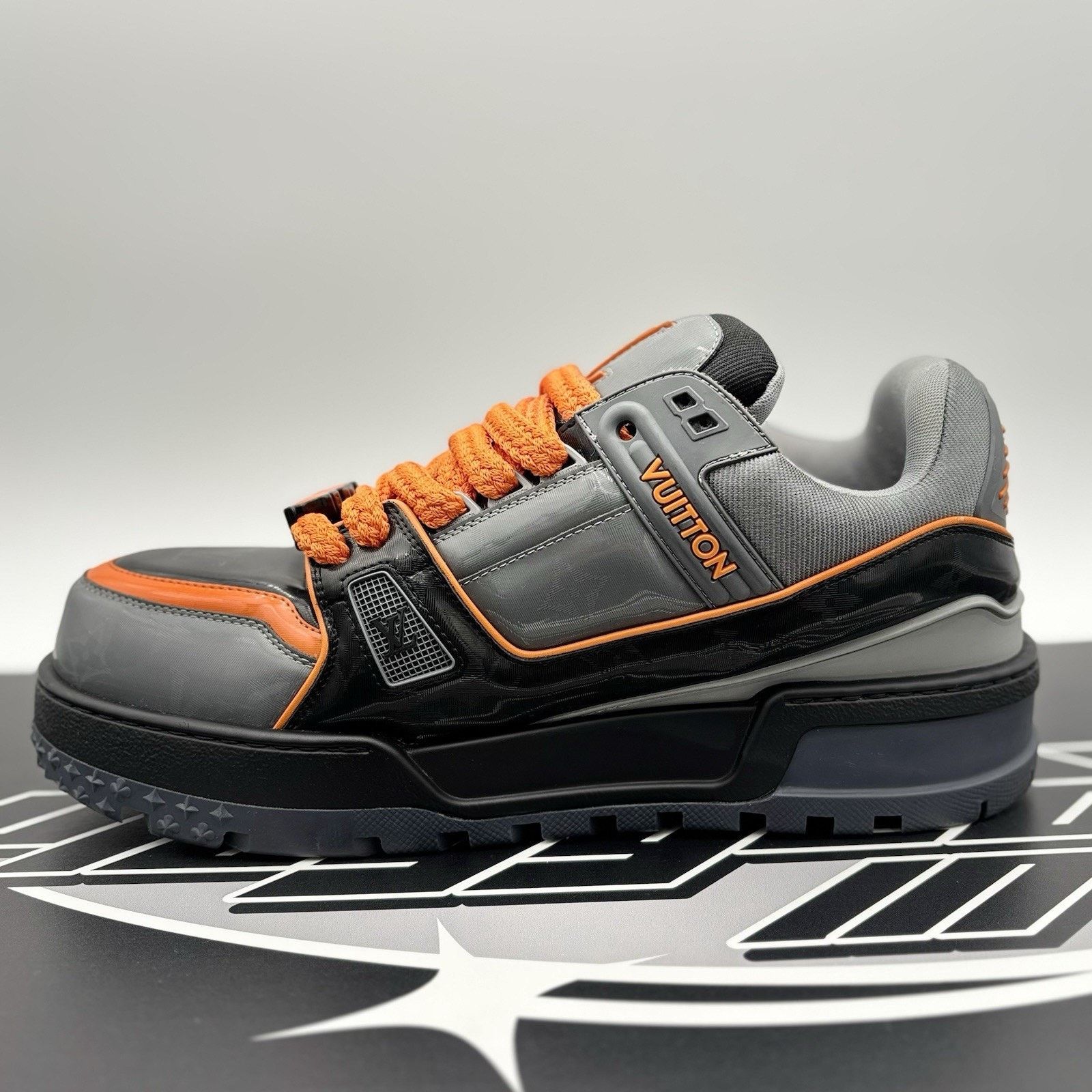 Louis Vuitton 11-11.5 Louis Vuitton Maxi ' Black, Orange ' | SUPER CLEAN! Size US 11.5 / EU 44-45 - 4 Thumbnail