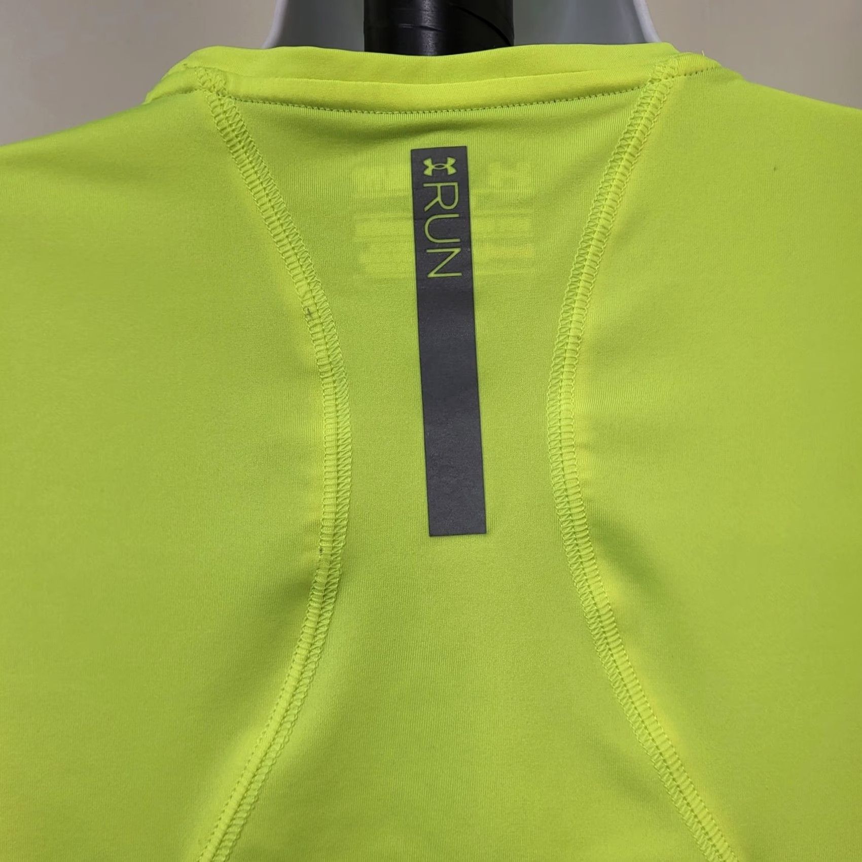 Under Armour Under Armour Shirt Short Sleeve Heat Gear Neon Hers Running Sz Small, Semi-Fitted, Breathable, Moisture Wicking, Activewear, Women, Yellow Size S / US 4 / IT 40 - 5 Thumbnail