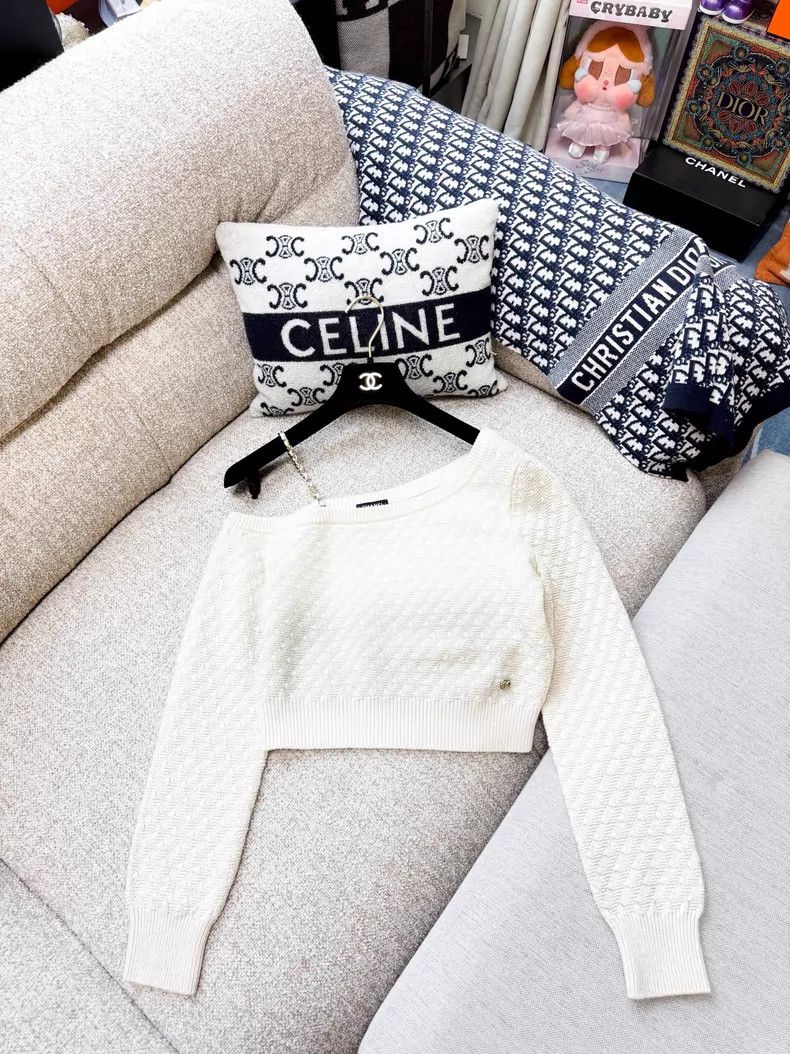 Chanel Chanel Chain off-the-shoulder knitted sweater Size XXS / US 00 / IT 34 - 2 Thumbnail