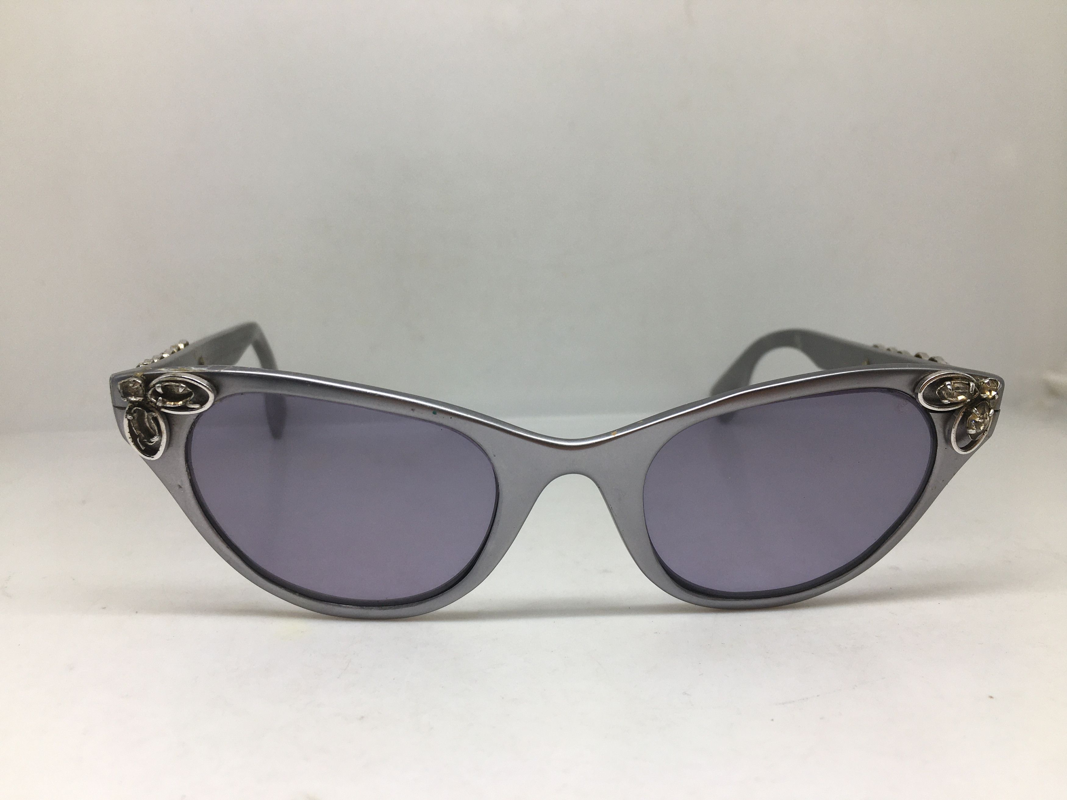 Vintage Vintage 50s TURA Woman Aluminum Silver Cateye Sunglasses Size ONE SIZE - 1 Thumbnail