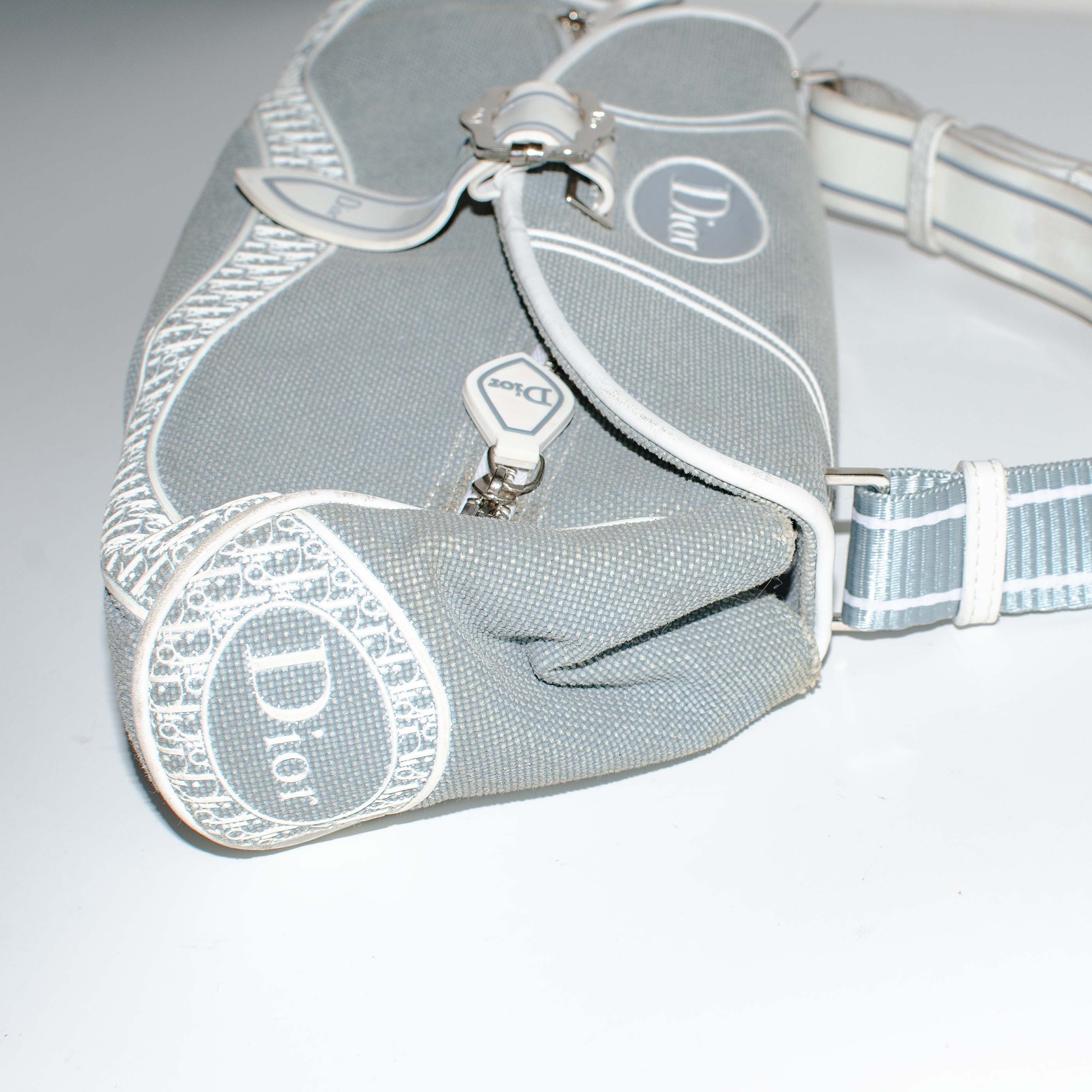Dior Vintage Dior canvas shoulder bag in light blue / white. Size ONE SIZE - 7 Thumbnail
