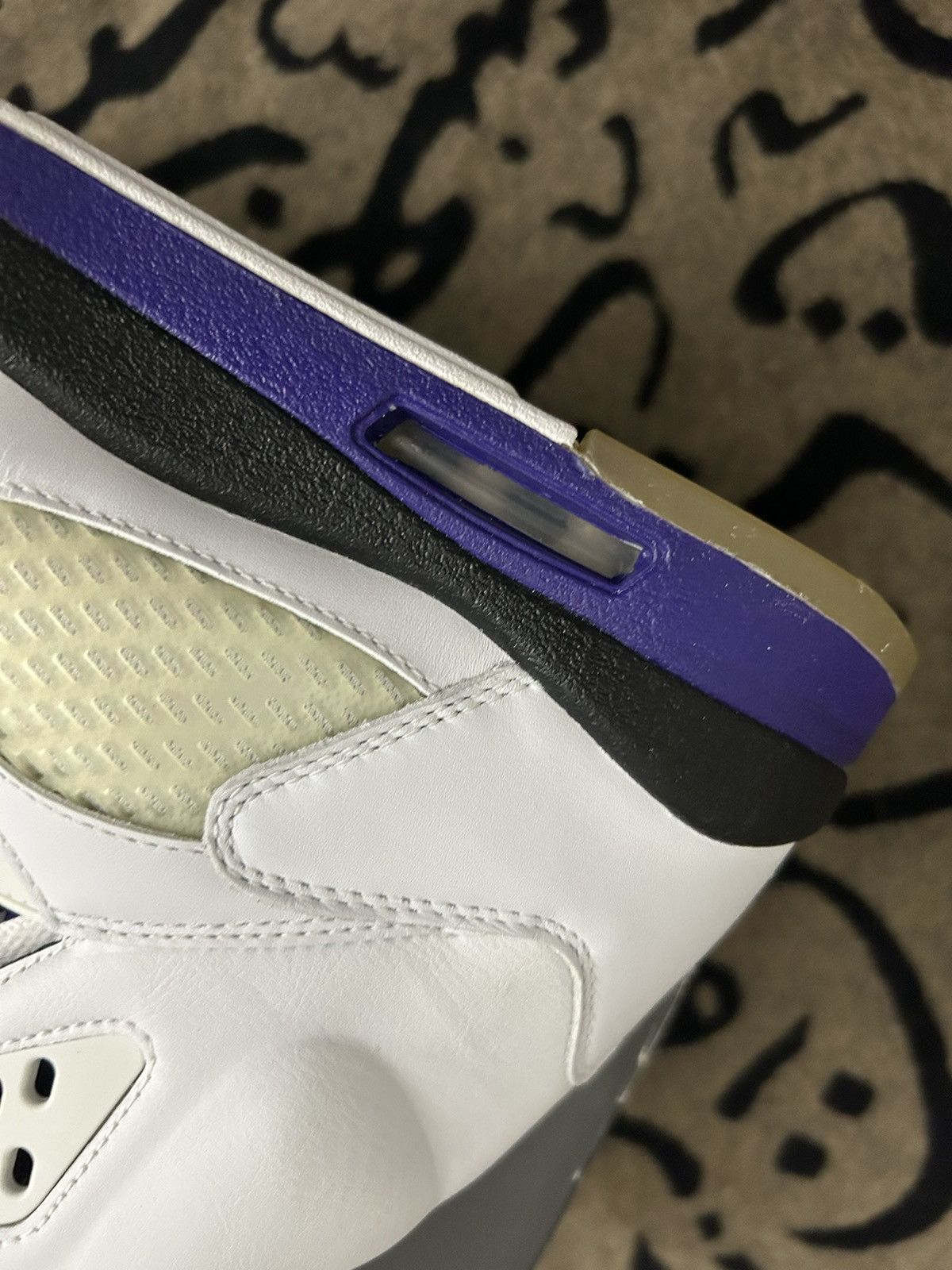 Jordan Brand 2006 DS Air Jordan V (5) LS “Grape” Size US 9 / EU 42 - 10 Thumbnail