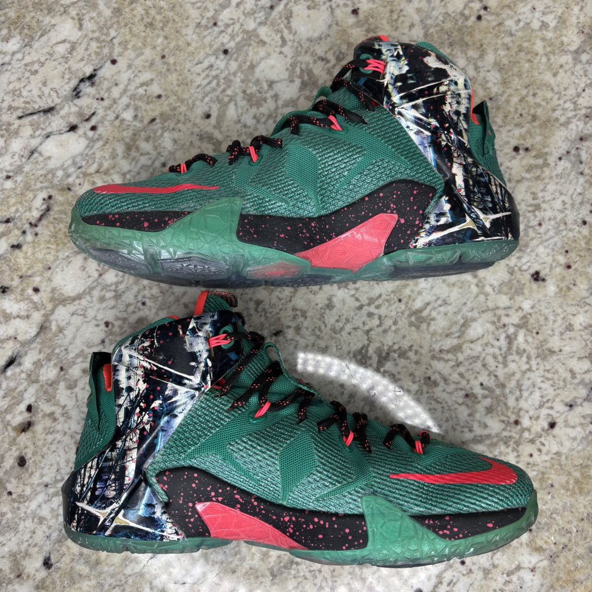Nike Size 9 - Nike LeBron 12 Xmas Akron Birch Worn OG All Size US 9 / EU 42 - 3 Thumbnail