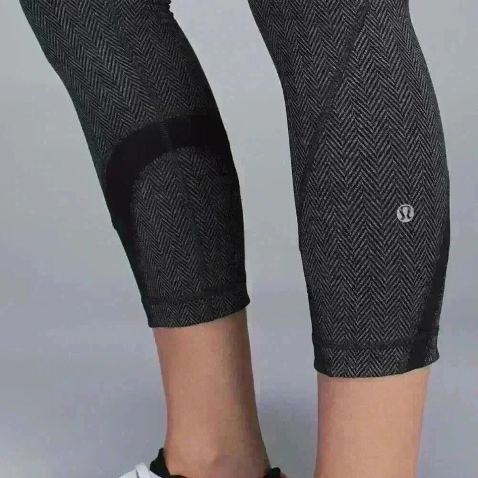 Lululemon Lululemon - Luxtreme Herringbone in Heathered Black - Size 6 Size 28" / US 6 / IT 42 - 8 Thumbnail