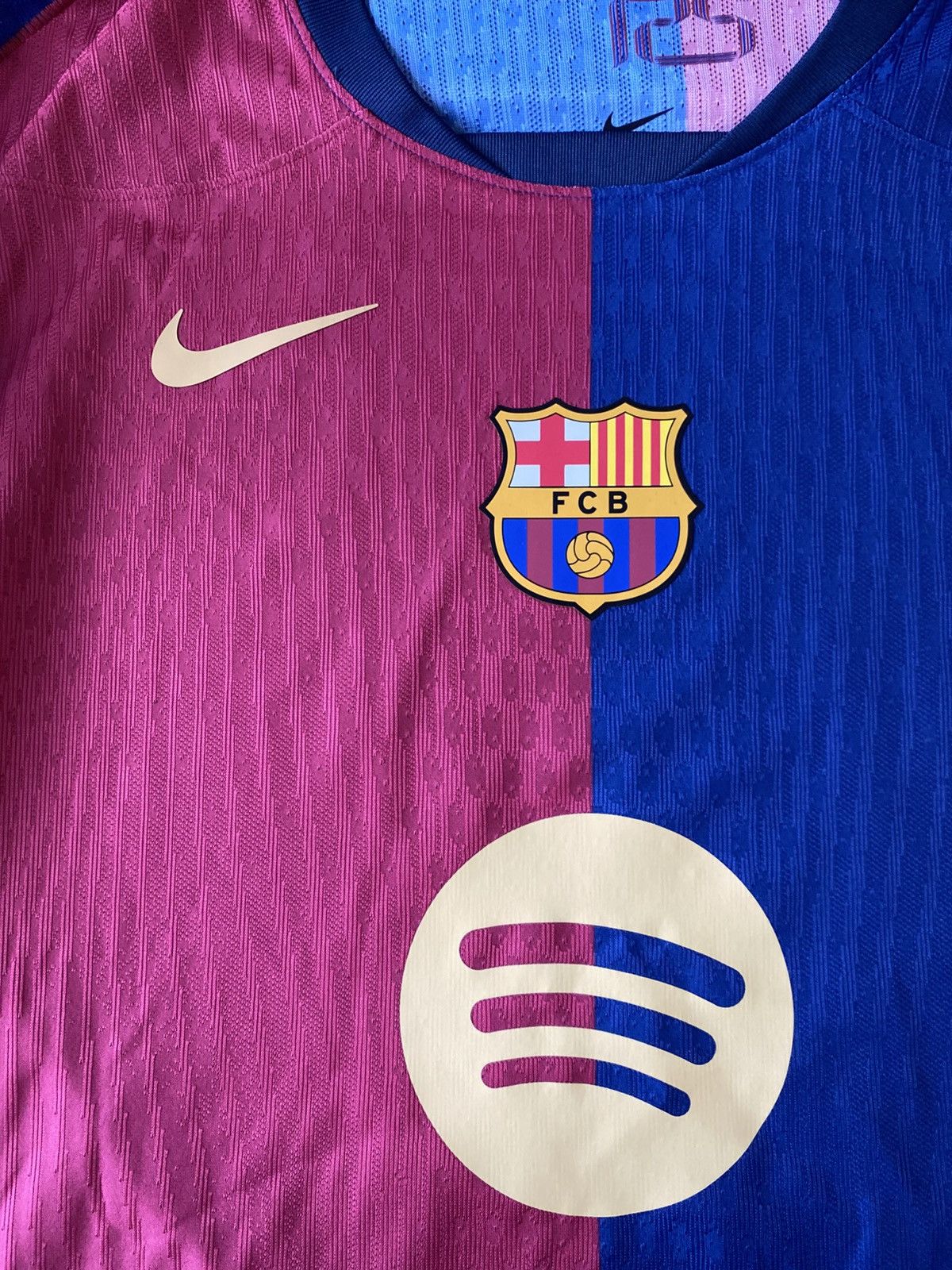 Nike FC Barcelona home shirt 2024/25 match issue Yamal BNWT X(L) Size US XL / EU 56 / 4 - 4 Thumbnail