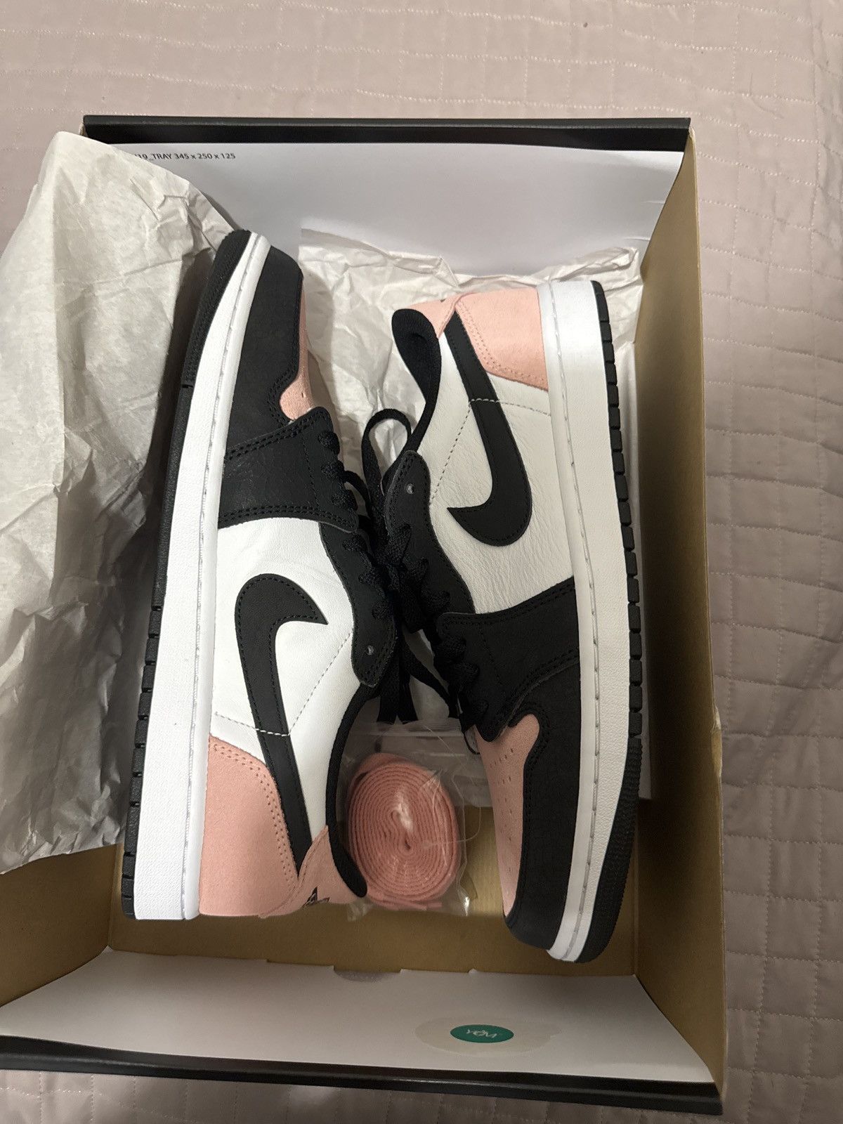 Nike Black/bleached coral white Size US 10.5 / EU 43-44 - 2 Thumbnail