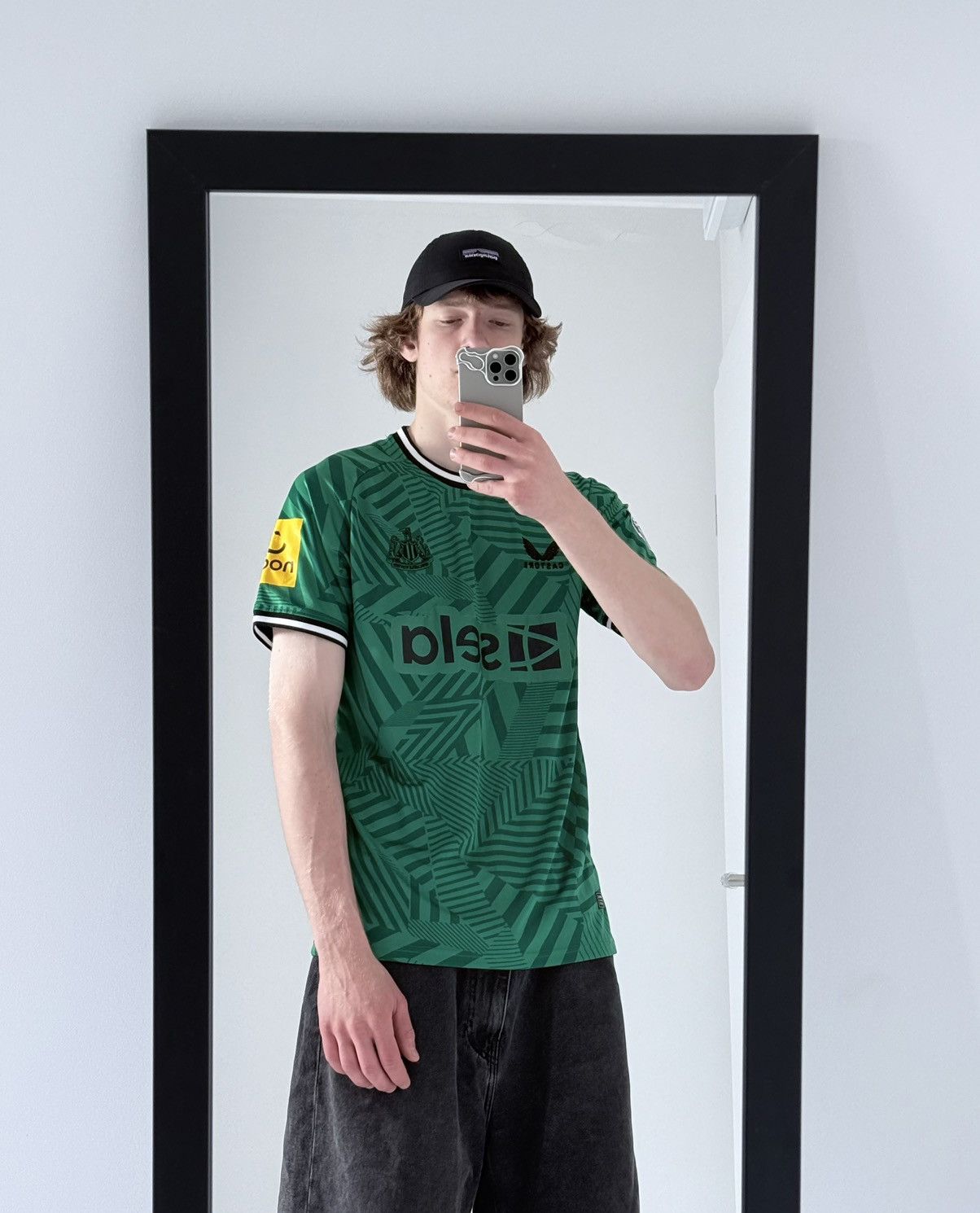Other Newcastle United streetwear soccer fifa football tee Size US XL / EU 56 / 4 - 4 Thumbnail