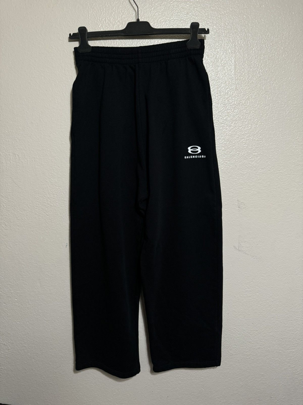 UNITY SPORTS ICON CROPPED スウェットパンツ UNITY SPORTS ICON CROPPED スウェットパンツ (BALENCIAGA