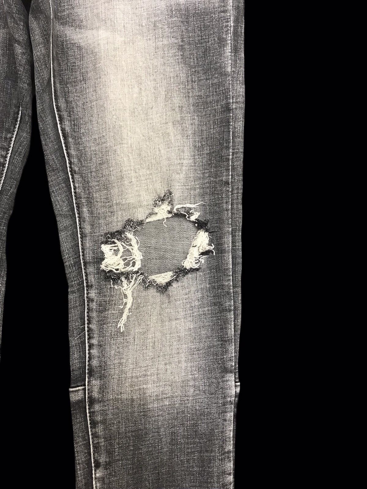 Japanese Brand 💥mnml Black Stone Wash Skinny Distressed Denim F191 Size US 32 / EU 48 - 5 Thumbnail