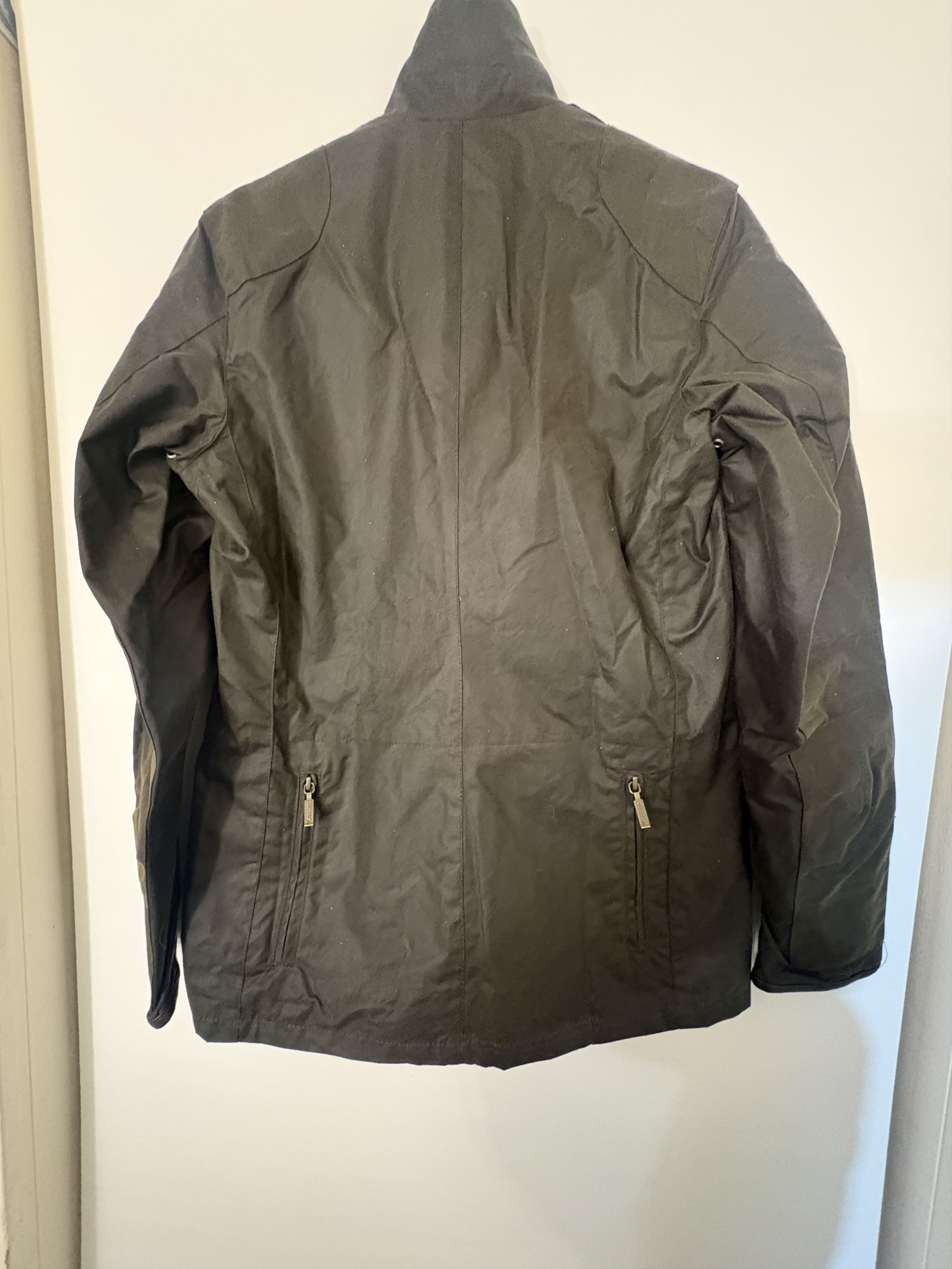 Barbour sz XL~The James Bond Skyfall Scotland ~BARBOUR BEACON SPORTS Size US XL / EU 56 / 4 - 2 Thumbnail