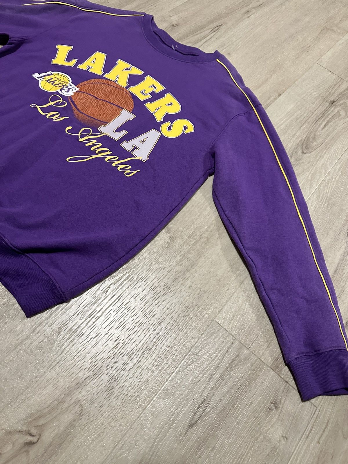 NBA NBA Los Angeles Lakers purple crewneck sweatshirt Size M Size US M / EU 48-50 / 2 - 5 Thumbnail