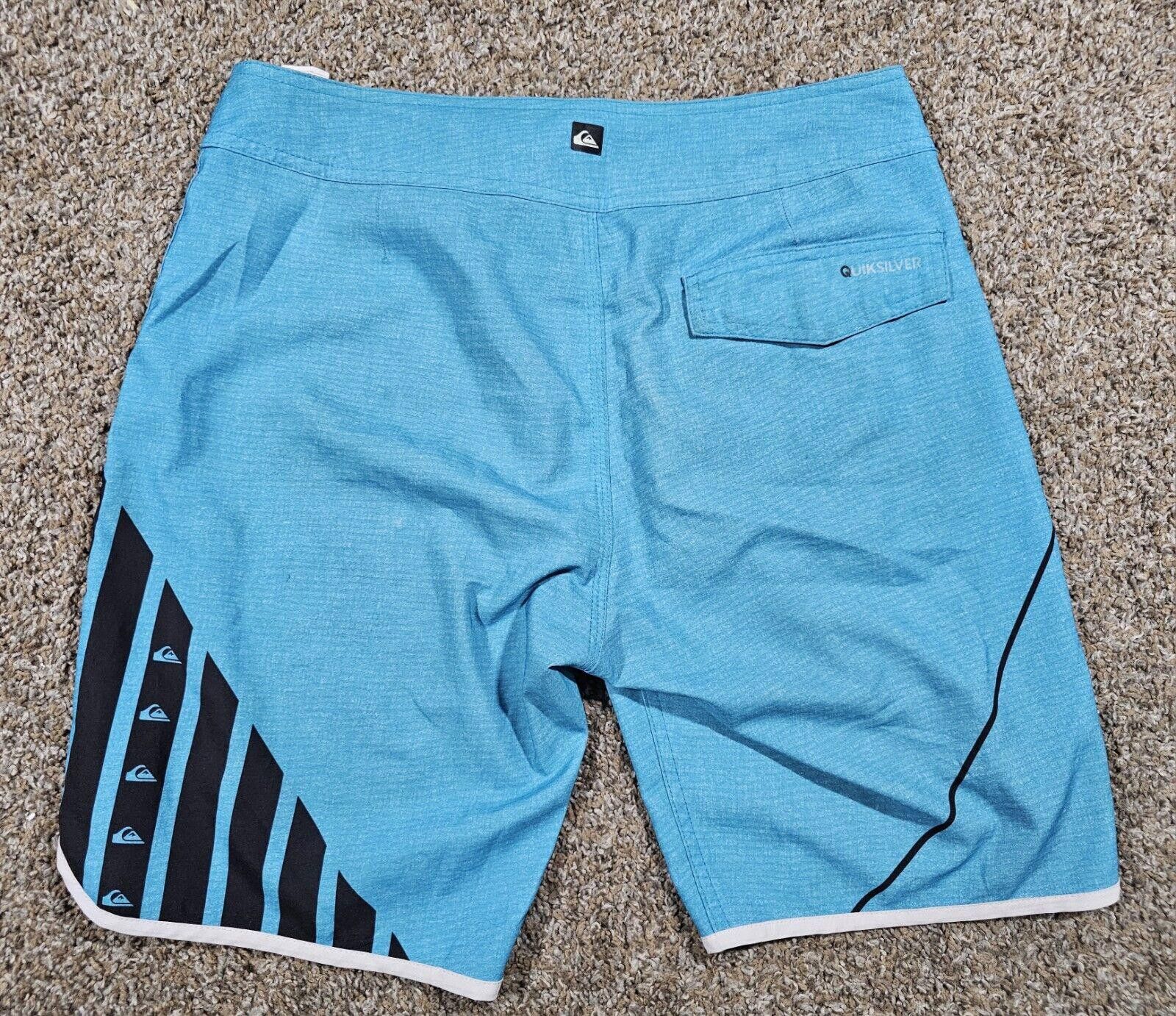 Designer Quiksilver blue board shorts Drawstring Approx 33W Size US 32 / EU 48 - 8 Thumbnail