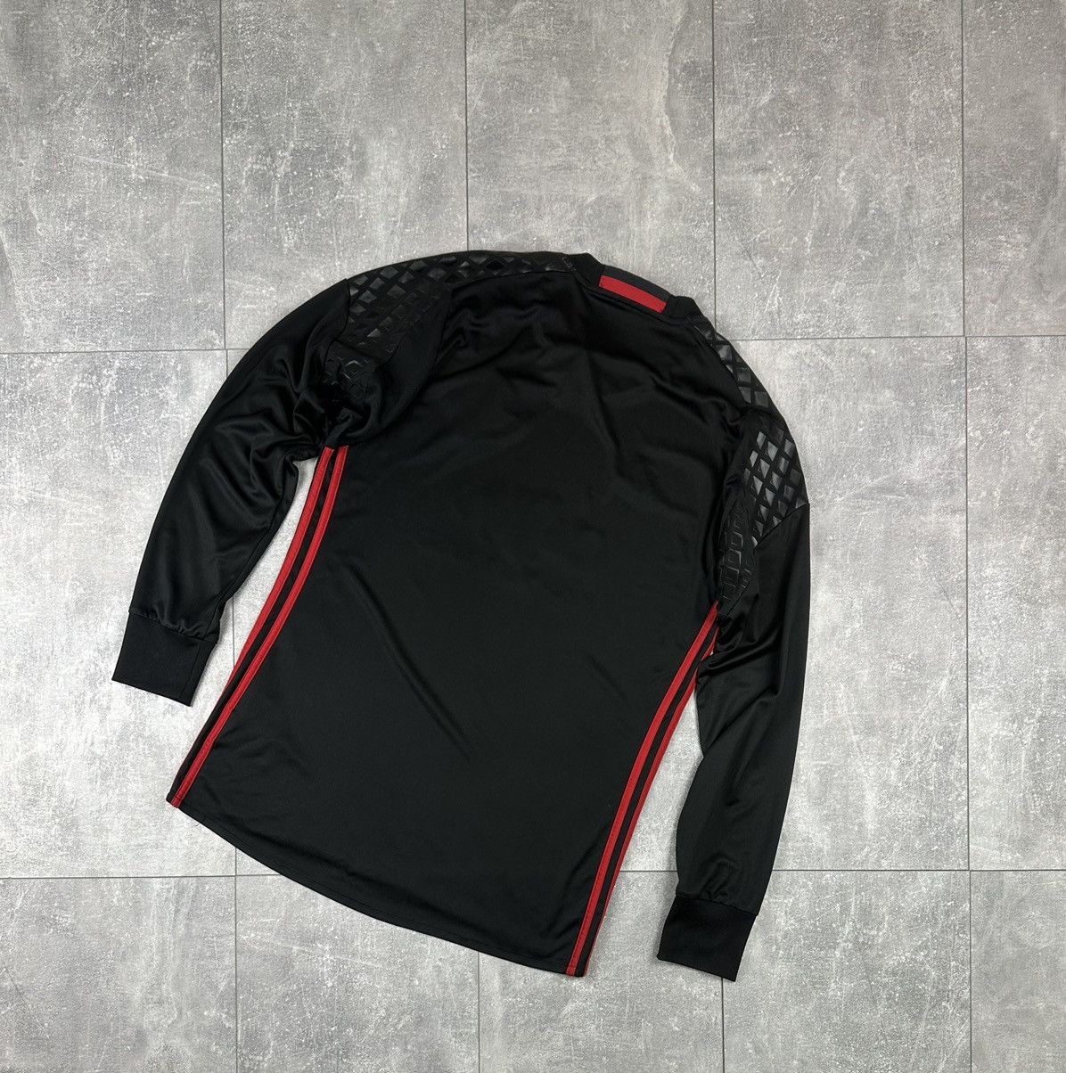 Adidas Adidas Manchester United Goalkeeper 2016/17 Home Jersey Size US M / EU 48-50 / 2 - 19 Thumbnail
