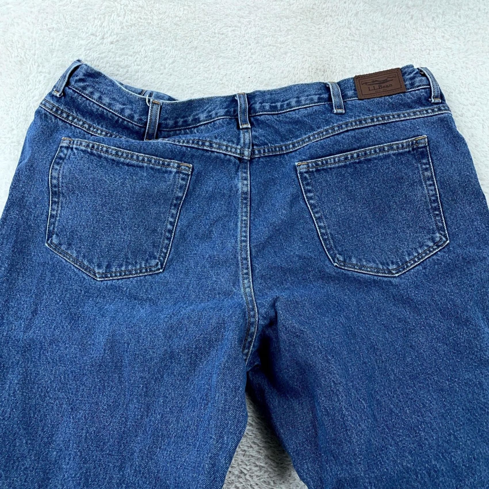 Vintage L.L.Bean Jeans Mens 42x29 Blue Denim Five Pocket Straight Leg Comfort Waist Pocketed Cotton Medium 90s Vintage Mens Size US 42 / EU 58 - 2 Thumbnail