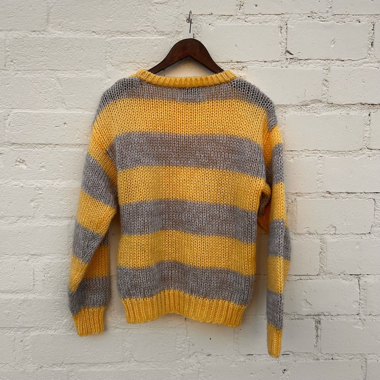 Vintage Vintage Hand Knitted Yellow Wool Geometric Sweater Size L Size S / US 4 / IT 40 - 3 Thumbnail