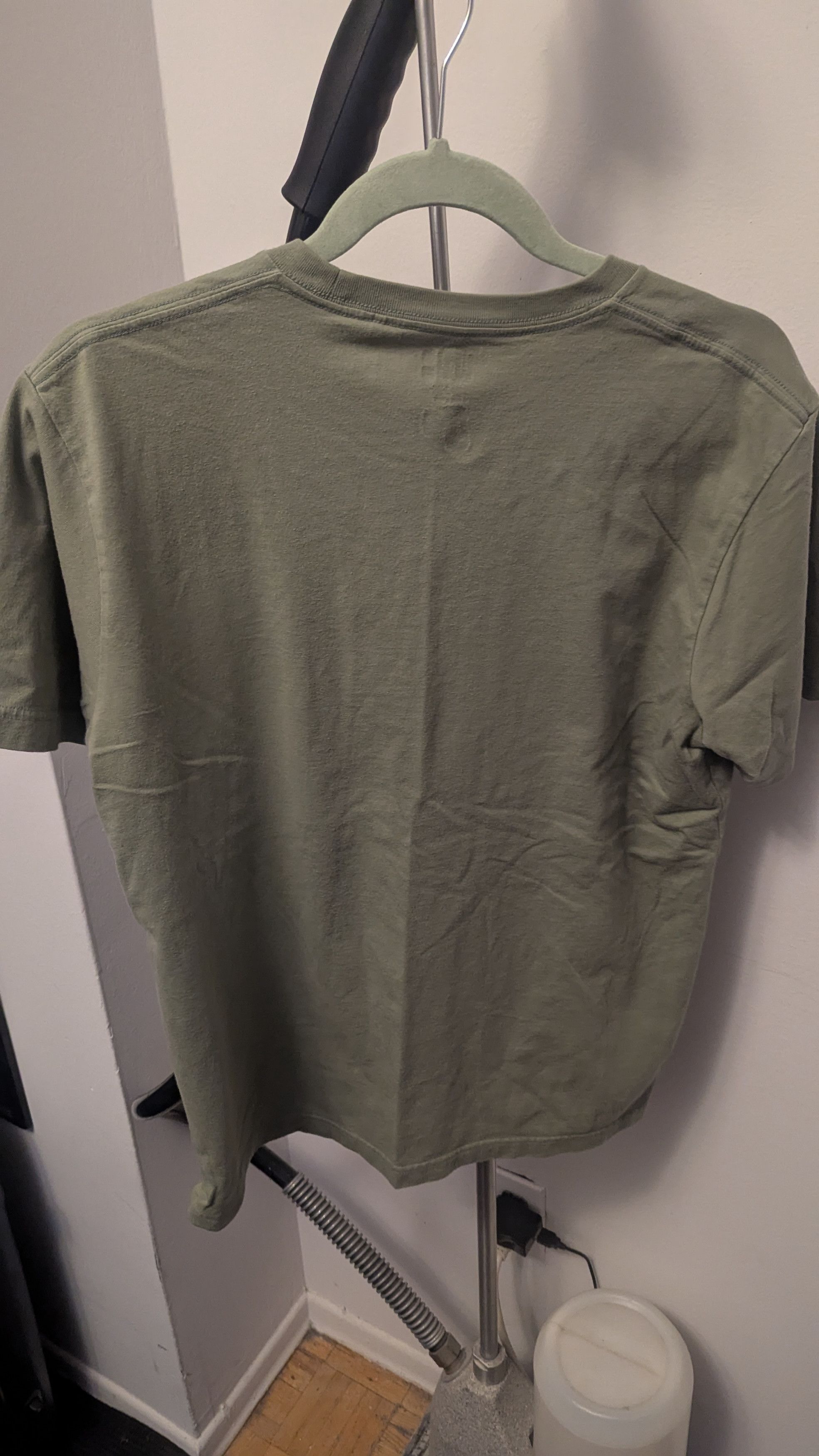 Uniqlo (Asia Size) Uniqlo UT L Zaku Gundam 40 Anniversary T-Shirt Size US M / EU 48-50 / 2 - 5 Thumbnail