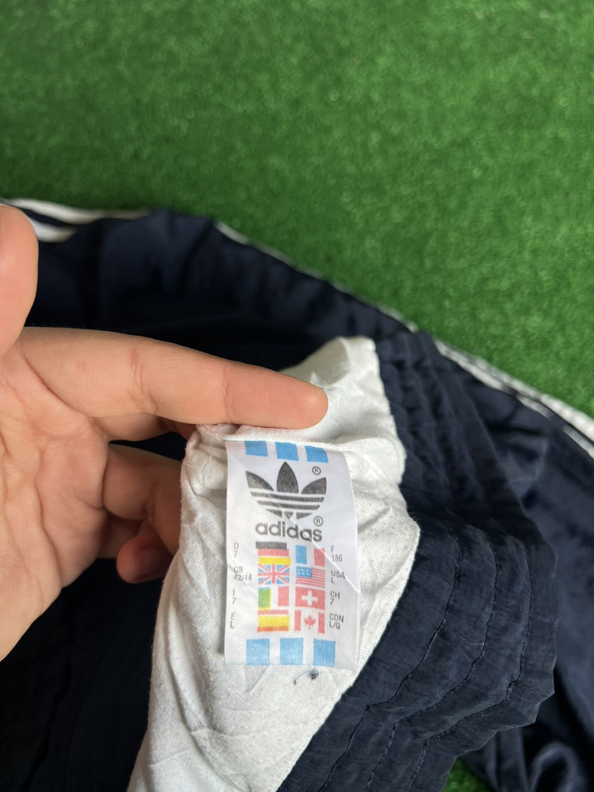 Adidas Vintage Adidas Windbreaker Jacket Size US XL / EU 56 / 4 - 5 Thumbnail