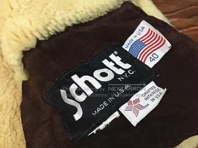 Other Fur is integrated into the leather coat Size US XL / EU 56 / 4 - 7 Thumbnail