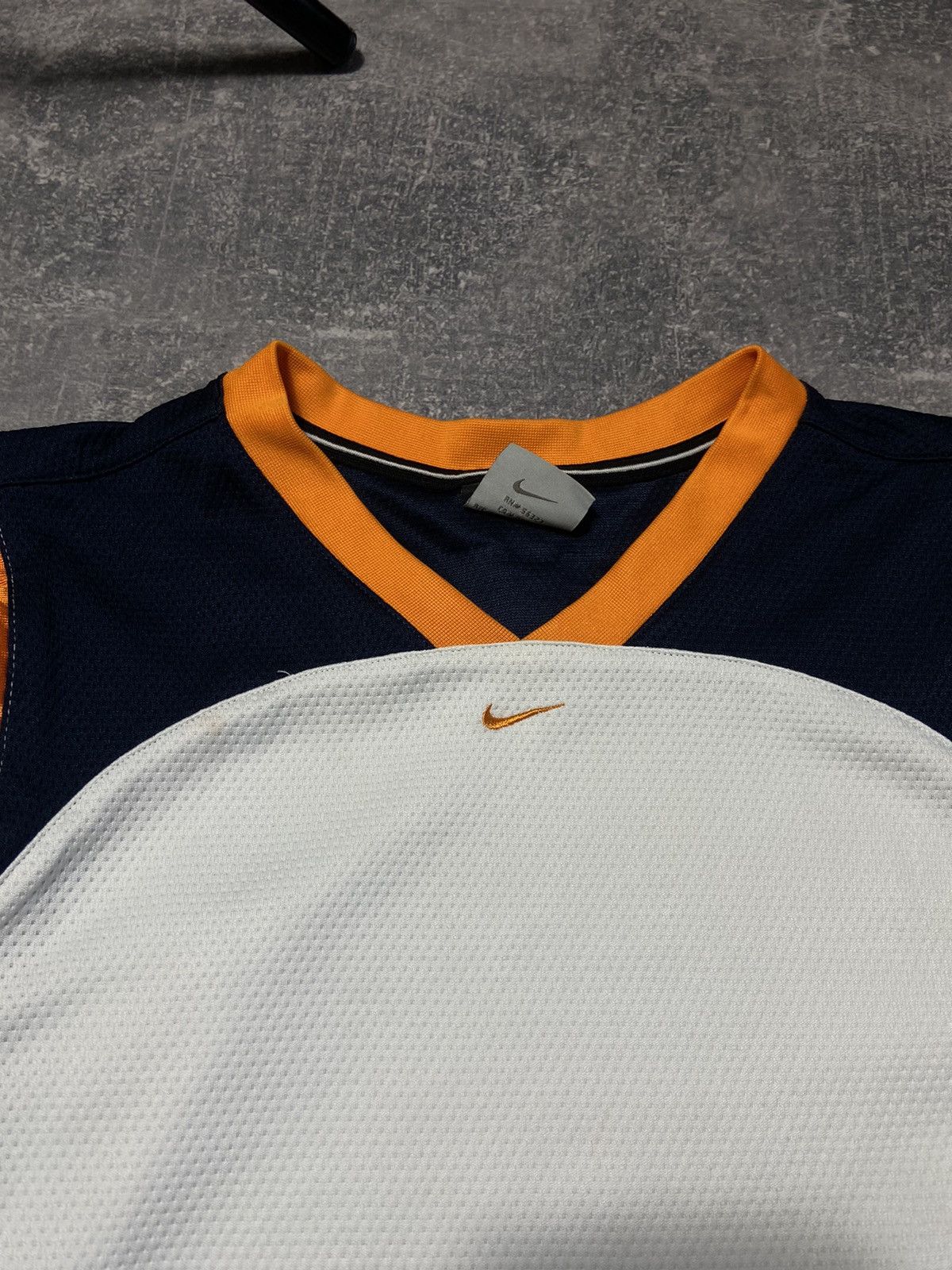 NBA Vintage Nike Center Swoosh Hoop T Shirt Tee Size US M / EU 48-50 / 2 - 7 Thumbnail