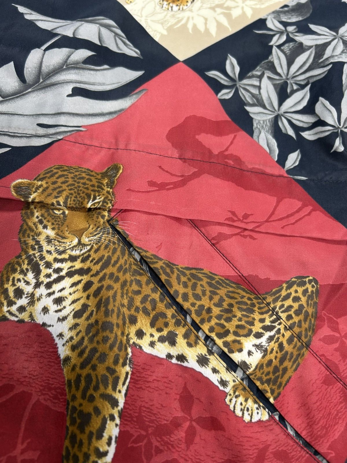 Salvatore Ferragamo Vintage 90’s Salvatore Ferragamo Leopard Print Jacket. J0125 Size US M / EU 48-50 / 2 - 4 Thumbnail