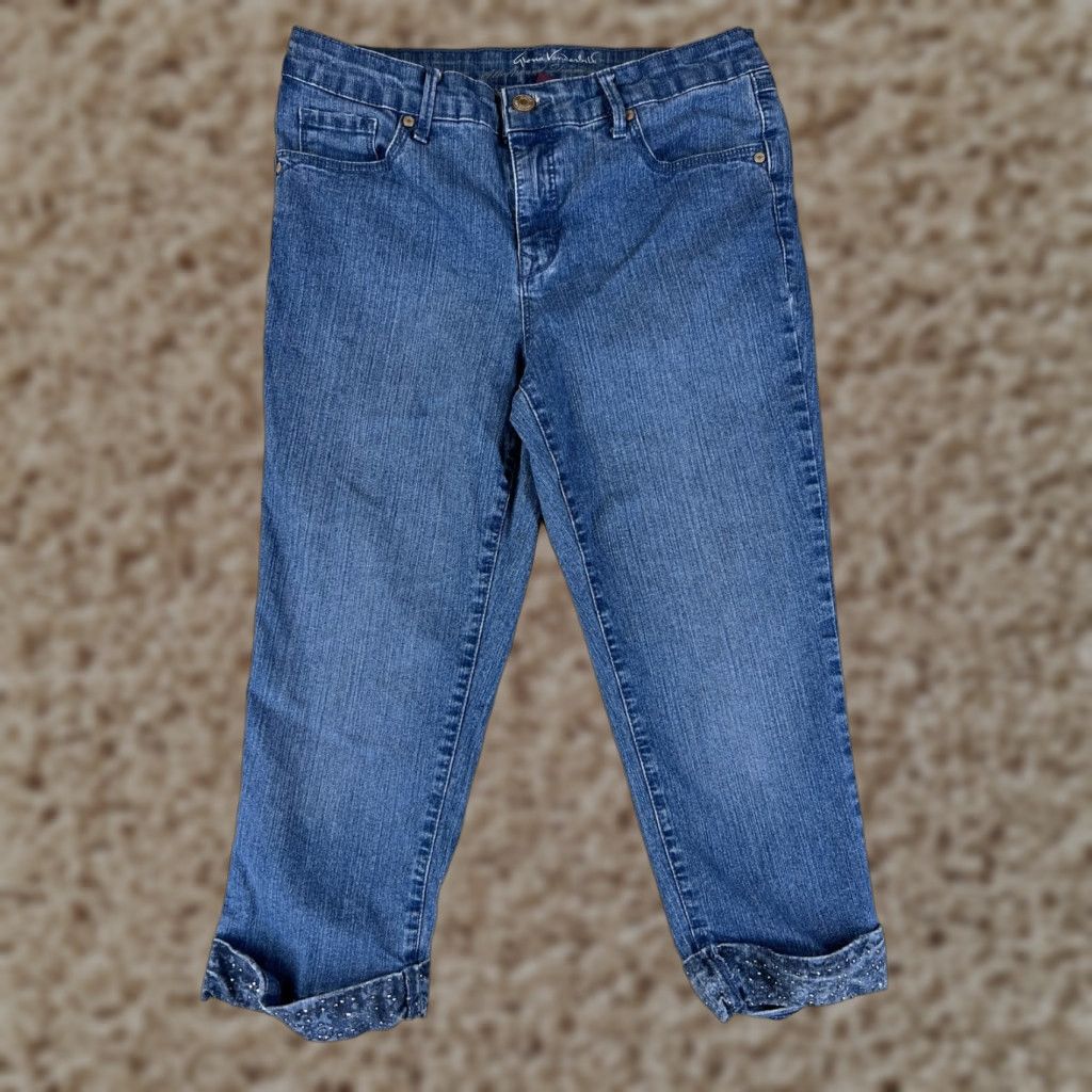 Gloria Vanderbilt VINTAGE Gloria Vanderbilt Women's Capri Jeans Size 6 Mid Rise Cotton Blue Embroidered Rhinestone Size 28" / US 6 / IT 42 - 1 Thumbnail