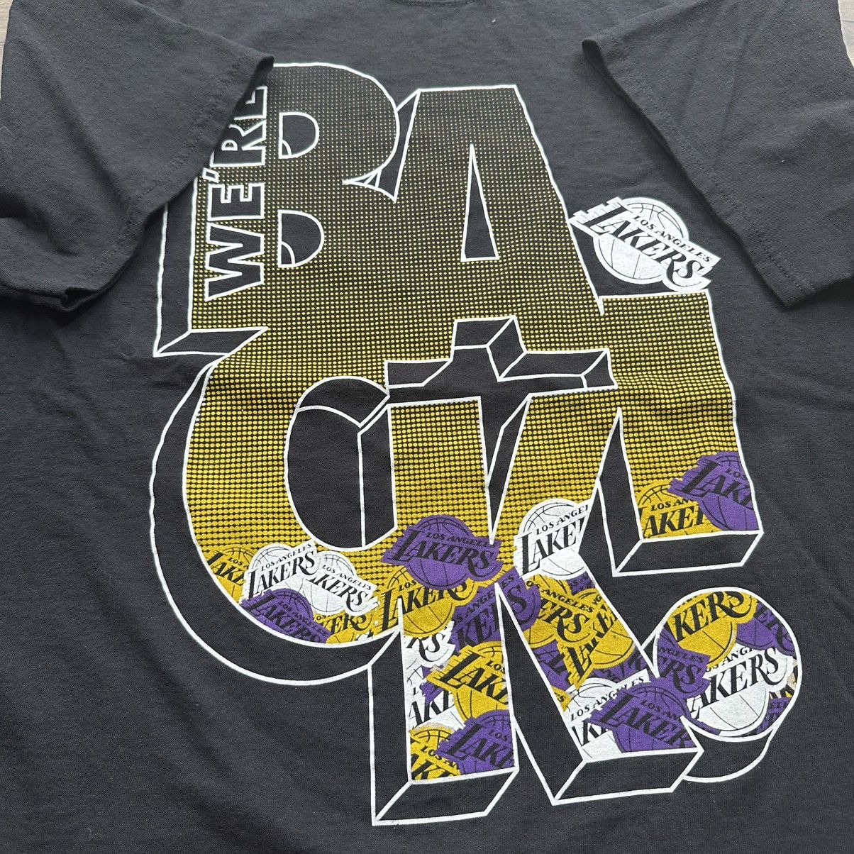 NBA Vintage 2000s Y2K Los Angeles Lakers NBA Graphic Tee Size US XL / EU 56 / 4 - 5 Thumbnail