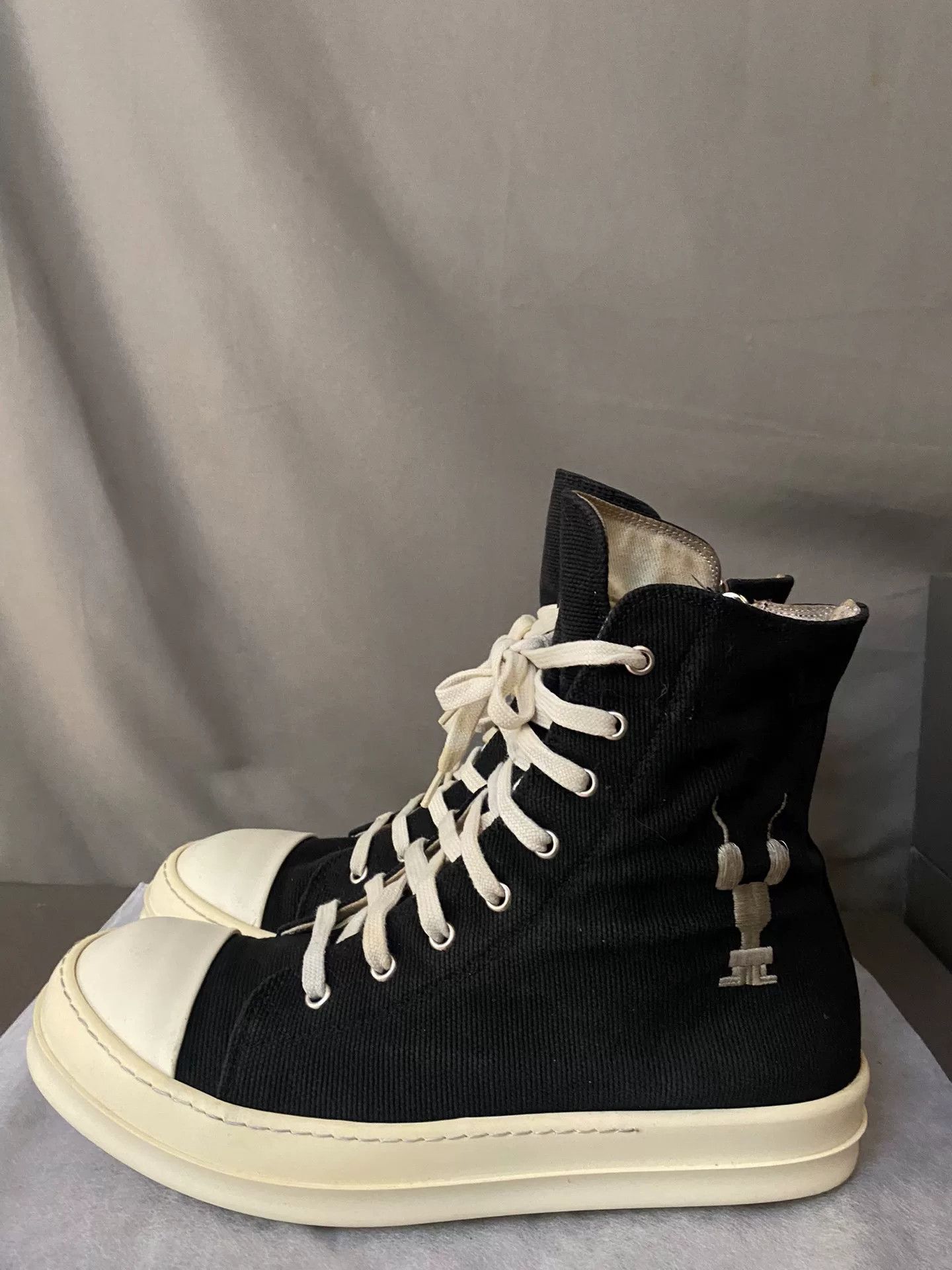 Rick Owens Rick Owens Embroidered Hitop Sneakers 42 Men Size US 9 / EU 42 - 1 Thumbnail