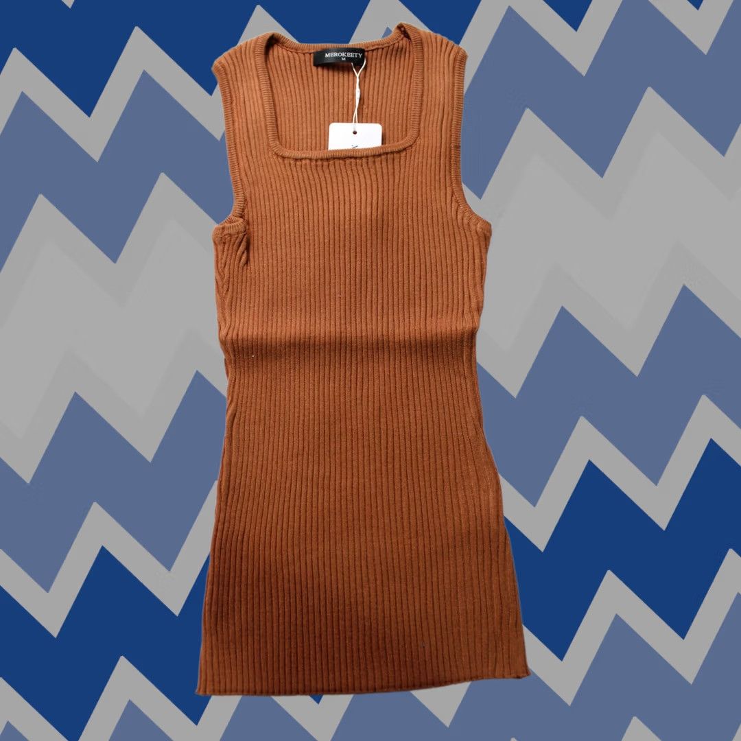 Vintage Merokeety Women's Square Neck Ribbed Knit Basic Tank Top Carmel Medium NWT Size M / US 6-8 / IT 42-44 - 1 Thumbnail