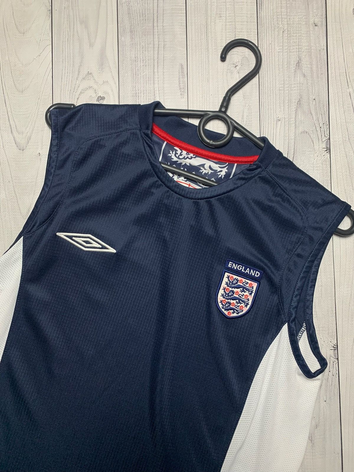 Umbro × Vintage Vintage Umbro England soccer jersey size M logo Size US M / EU 48-50 / 2 - 2 Thumbnail