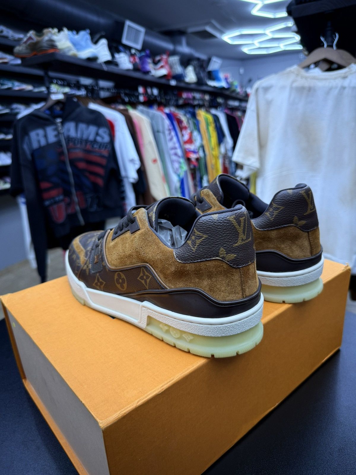 Louis Vuitton Louis Vuitton Brown Monogram Trainers Size 9.5LV / 10.5 US Size US 10.5 / EU 43-44 - 7 Thumbnail