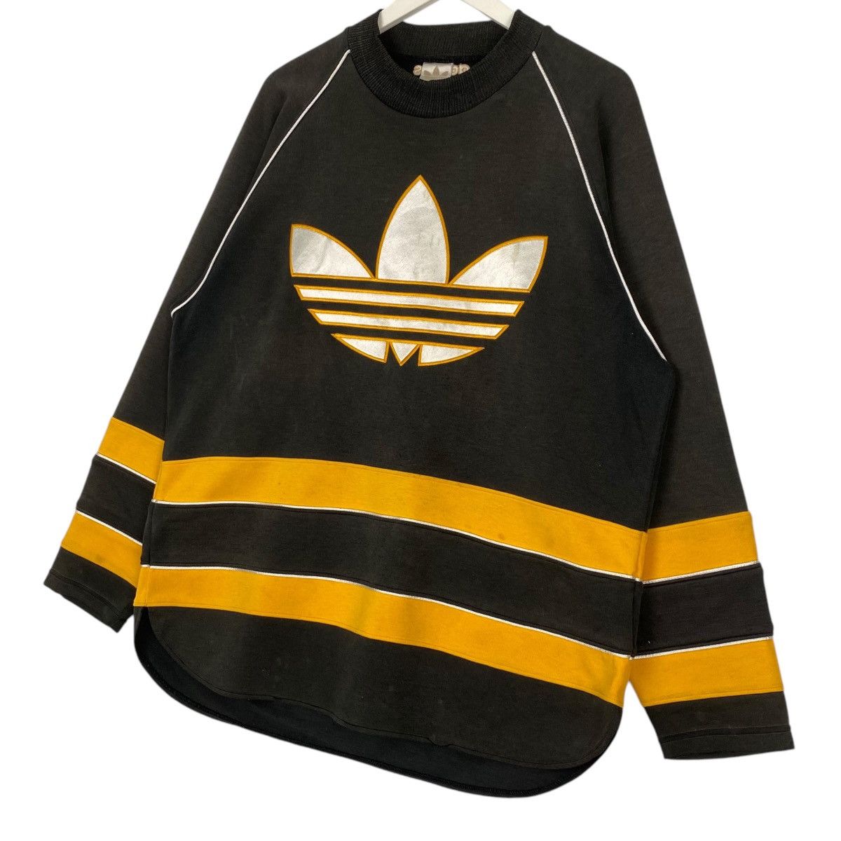 Adidas × Vintage Vintage Adidas Big Printed Crewneck Sweatshirt Black/Yellow Size US L / EU 52-54 / 3 - 2 Thumbnail