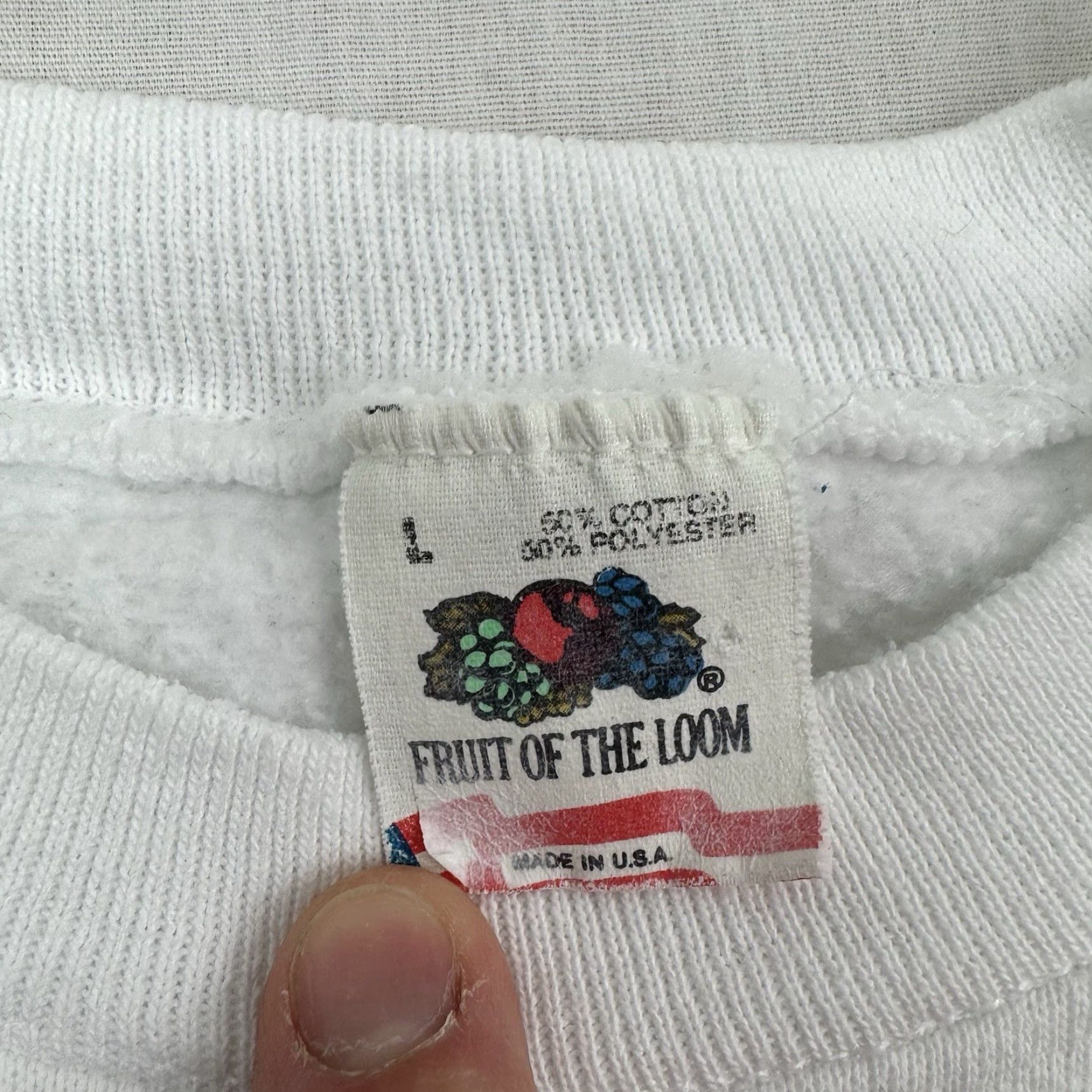 Fruit Of The Loom VINTAGE Arm Chair Referee Sweatshirt Shirt Adult Large White Funny Sports 90s Mens Size US L / EU 52-54 / 3 - 3 Thumbnail