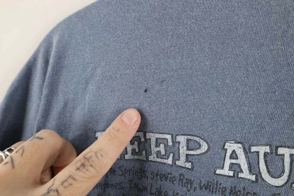 Vintage Vintage 90s Streetwear Stonewash Austin Weird Texas T-Shirt Size US XL / EU 56 / 4 - 8 Thumbnail