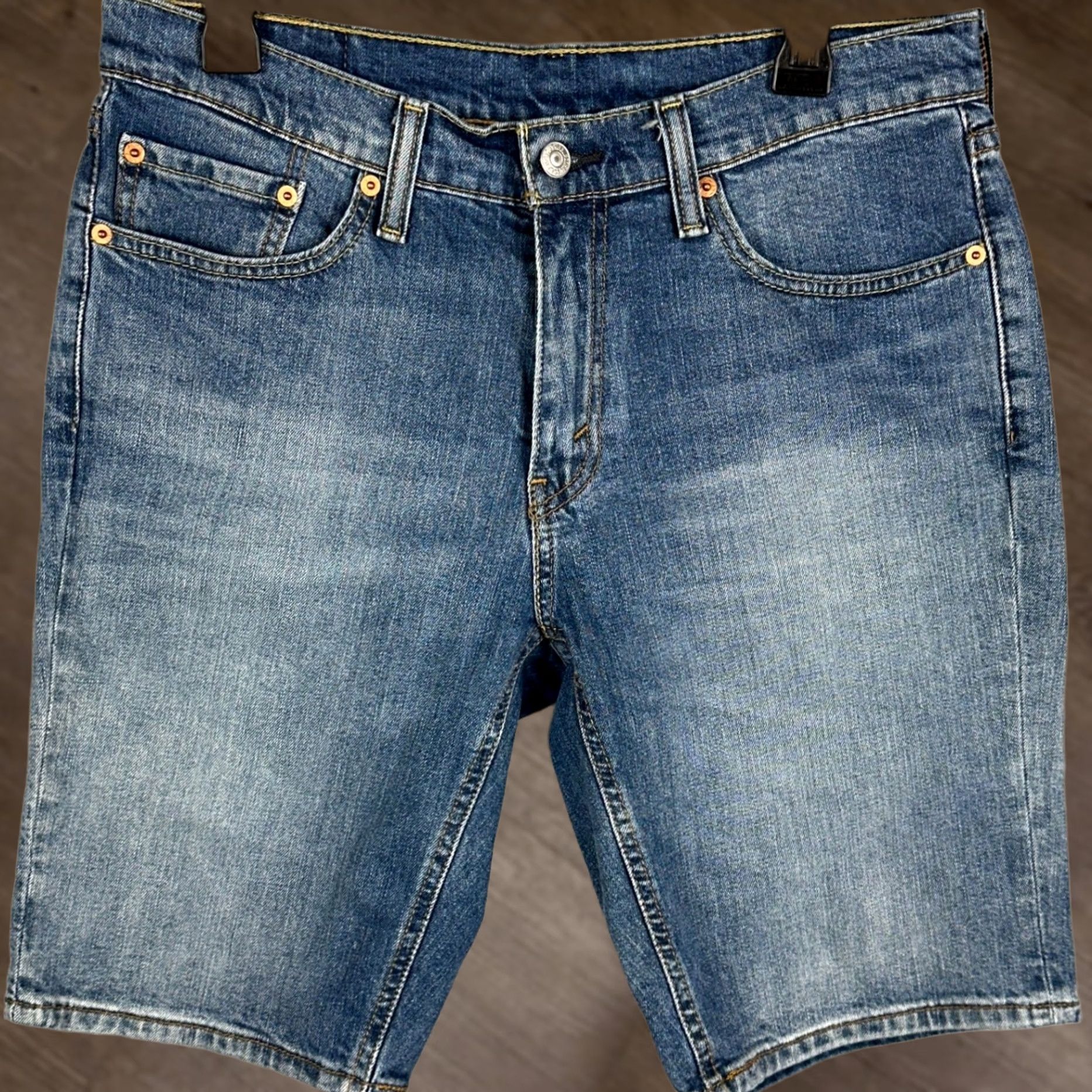 Levi's VINTAGE Levis 541 Shorts Mens 31 Blue Athletic Taper Denim Flat Front 5-Pocket Stretch Casual Mens Size US 31 - 1 Thumbnail