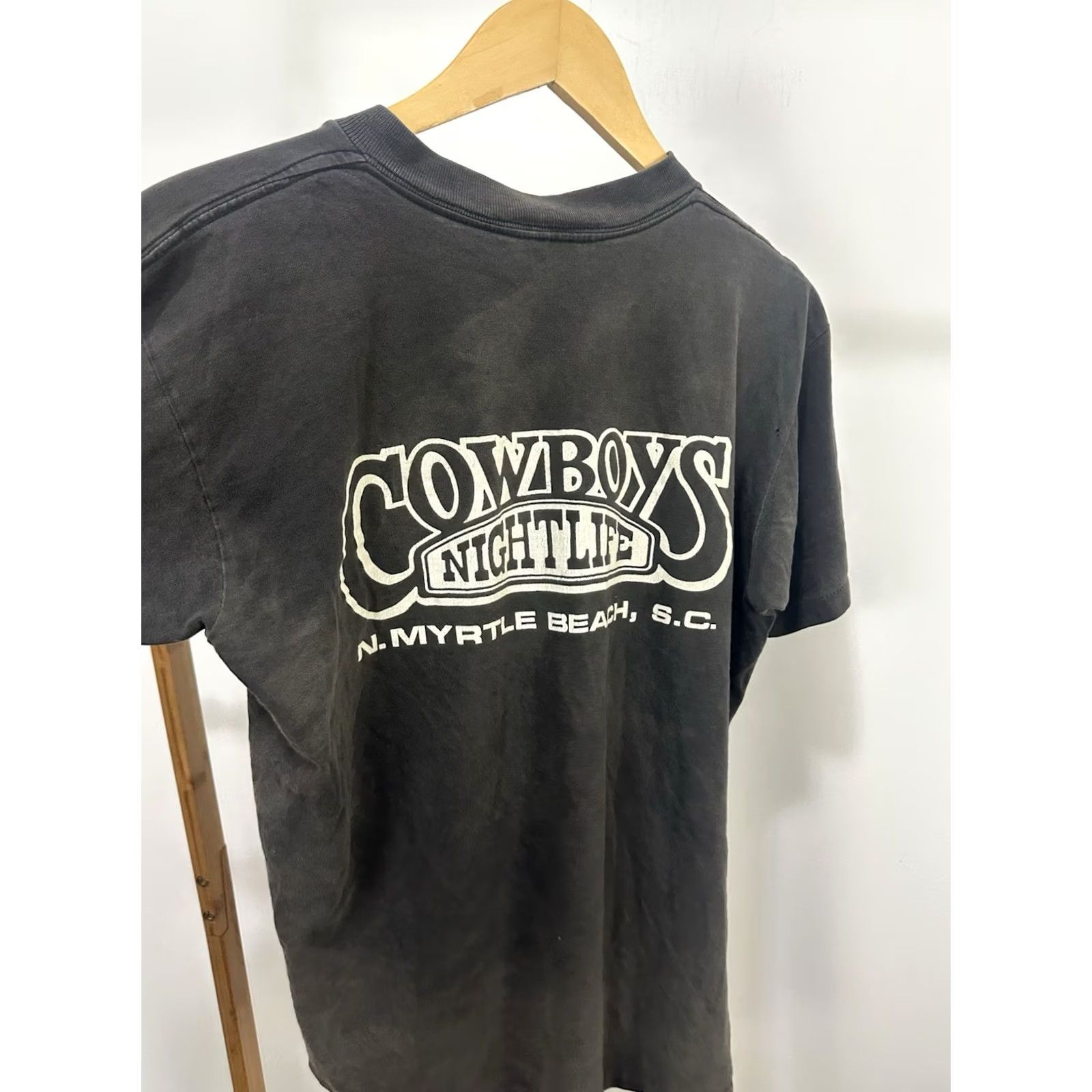 Avenue VTG Cowboys Night Life Myrtle Gradient Sun Faded Worn Venue Band T-Shirt M Shirt Mens Black Cowboy faded worn Windy Hill 90s Boys Girls Mens Size US M / EU 48-50 / 2 - 4 Thumbnail