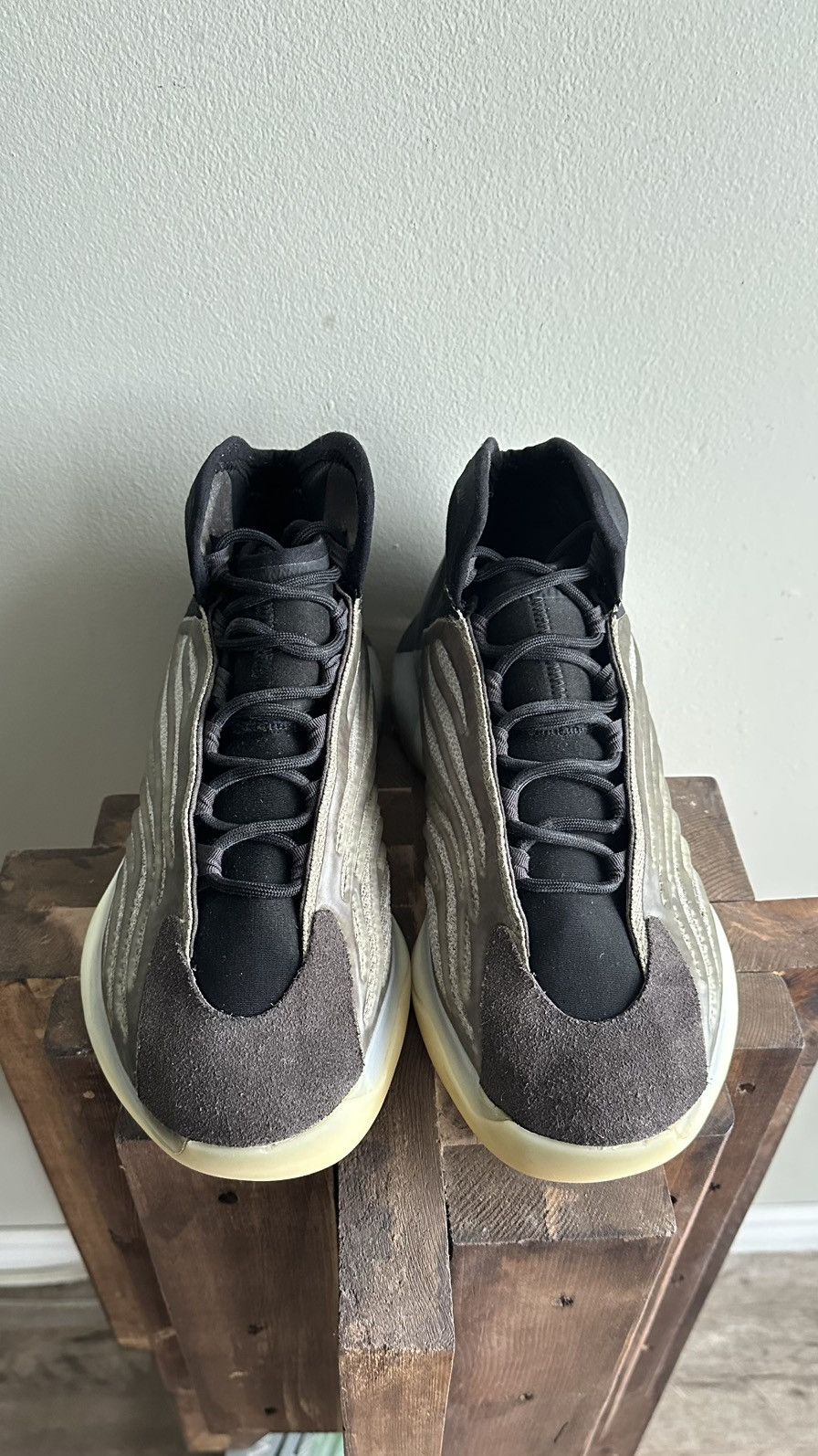 Adidas Adidas YZY QNTM “Barium” Size US 12.5 / EU 45-46 - 5 Thumbnail
