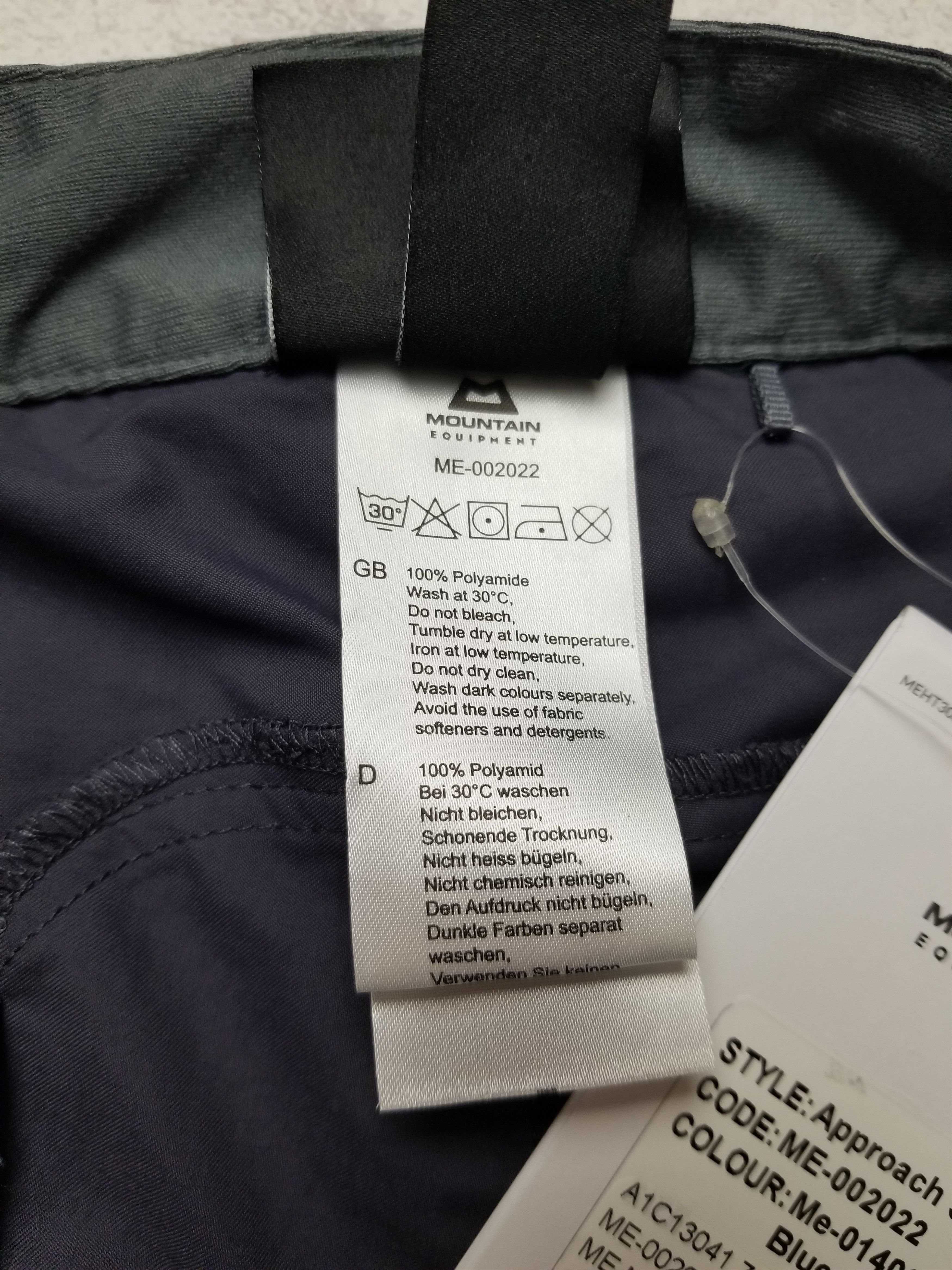 Mountain Equipment Mountain Equipment Approach Walking Hiking Cargo Shorts Size US 30 / EU 46 - 13 Thumbnail