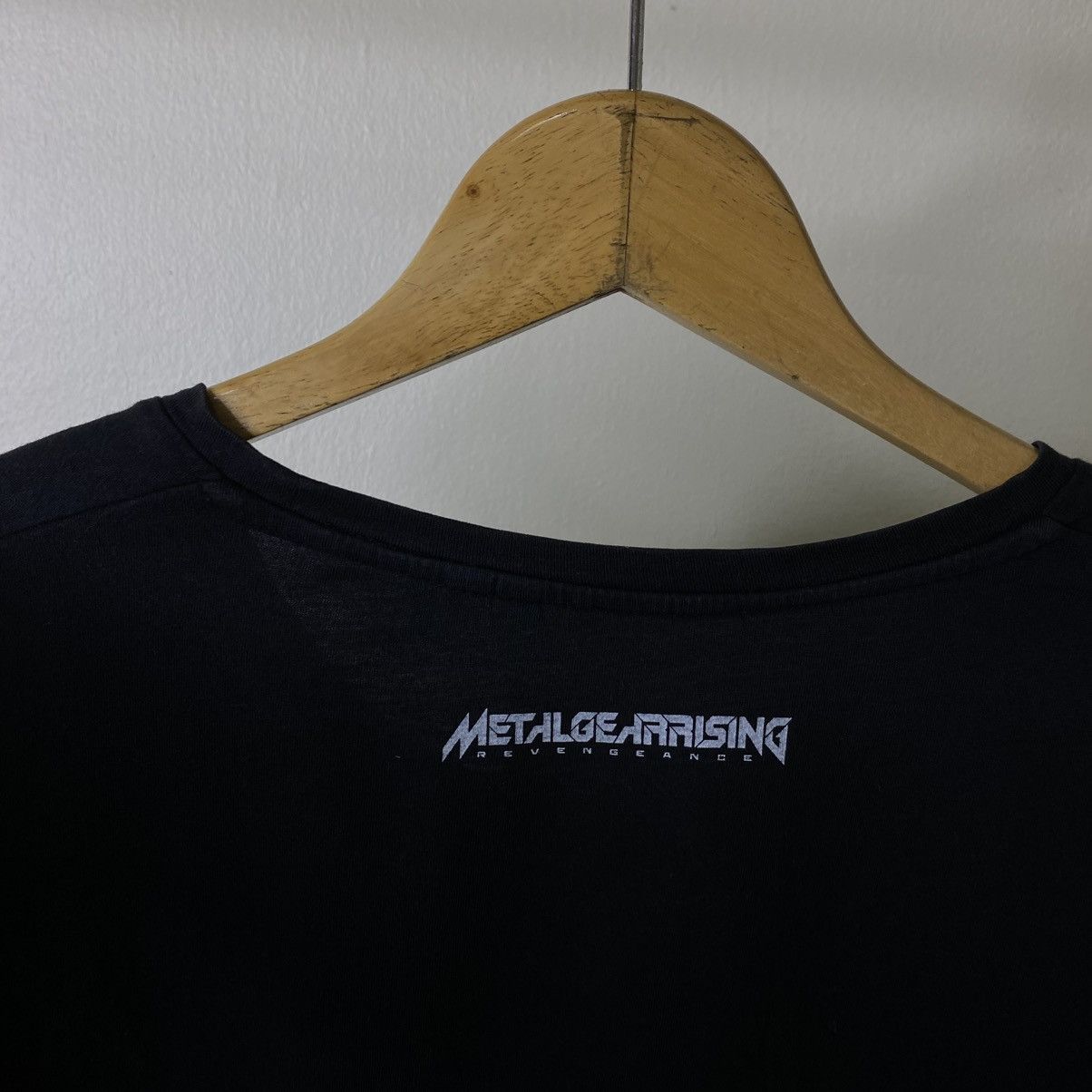 Uniqlo 2013 Metal Gear Rising: Revengeance Promo Tee Collaboration Size US L / EU 52-54 / 3 - 7 Thumbnail